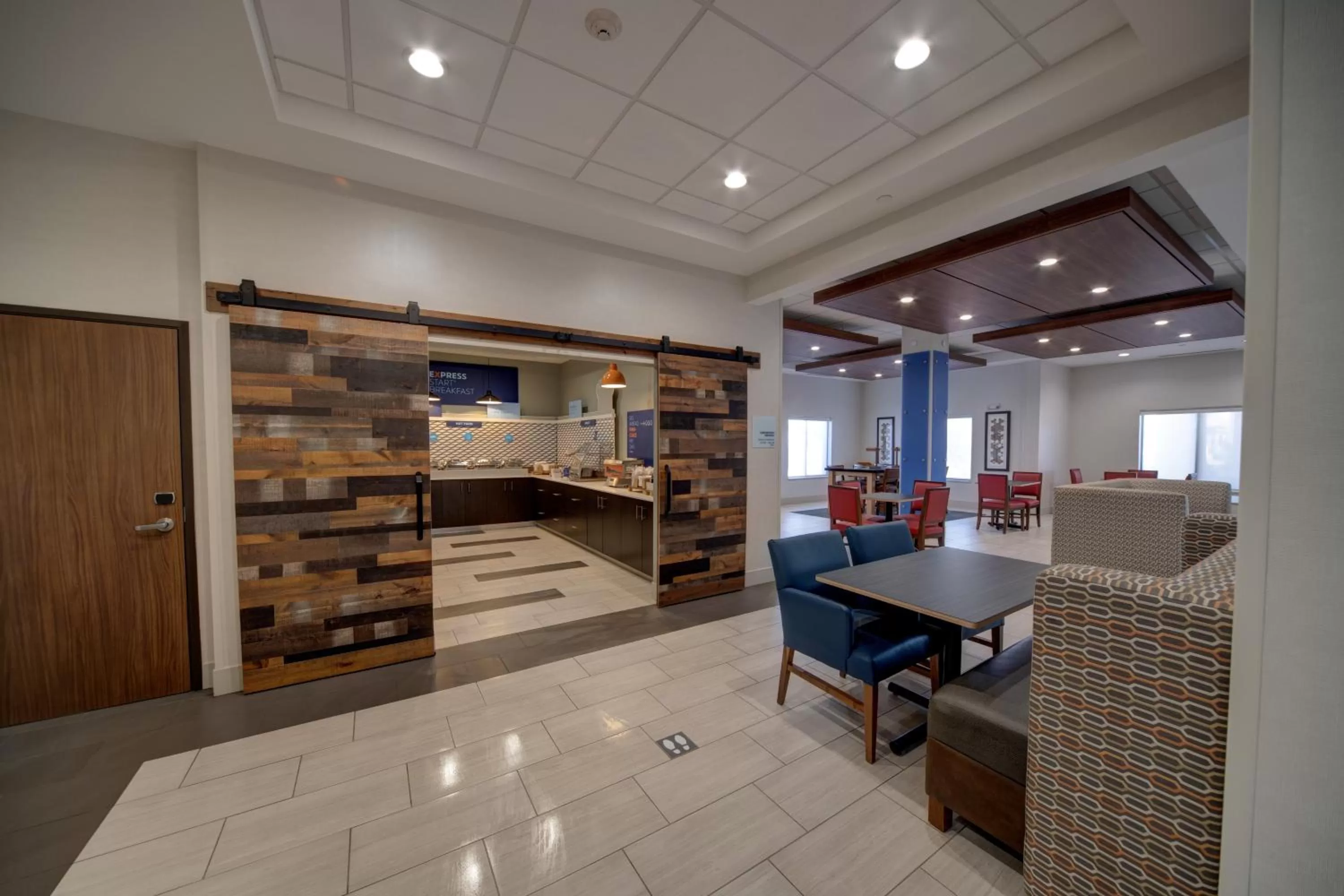 Holiday Inn Express & Suites Oklahoma City West-Yukon by IHG