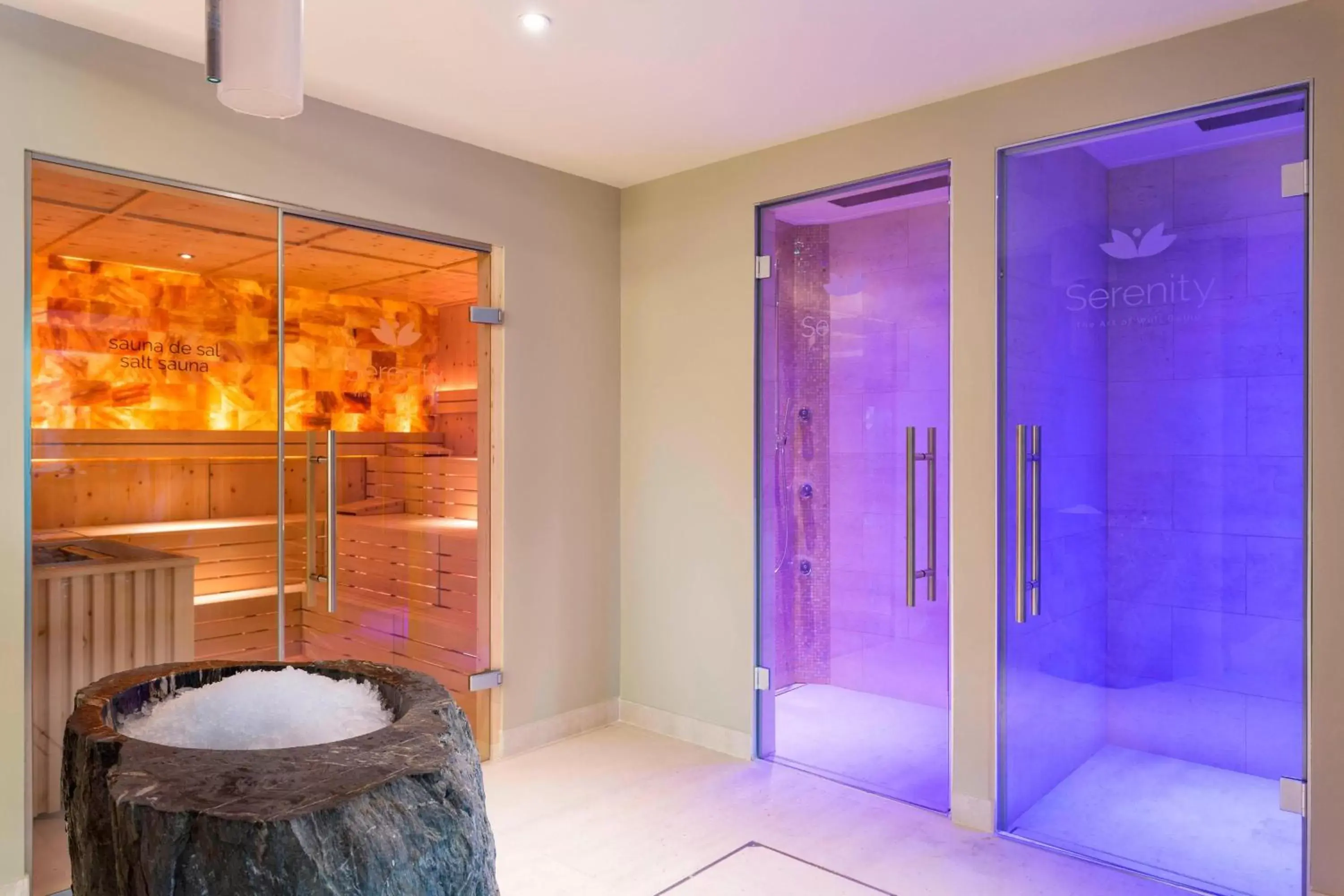 Bathroom in Pine Cliffs Ocean Suites, a Luxury Collection Resort & Spa, Algarve