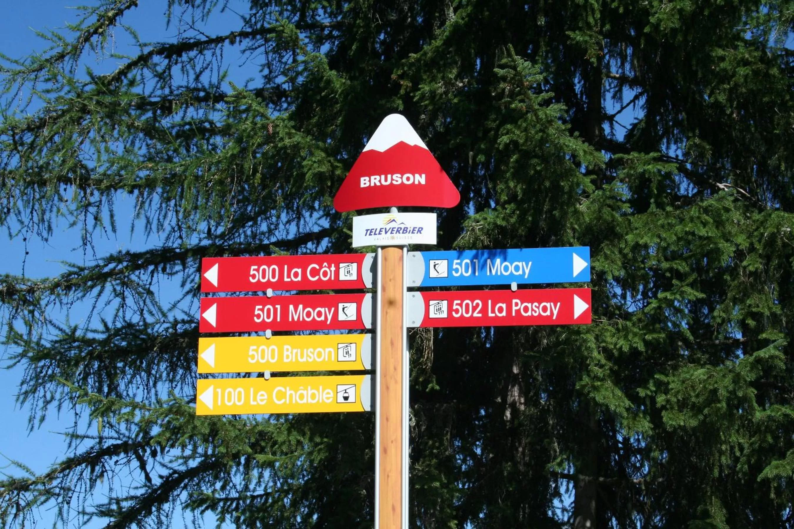 Hiking in BnB Claudy et Elizabeth Michellod-Dutheil