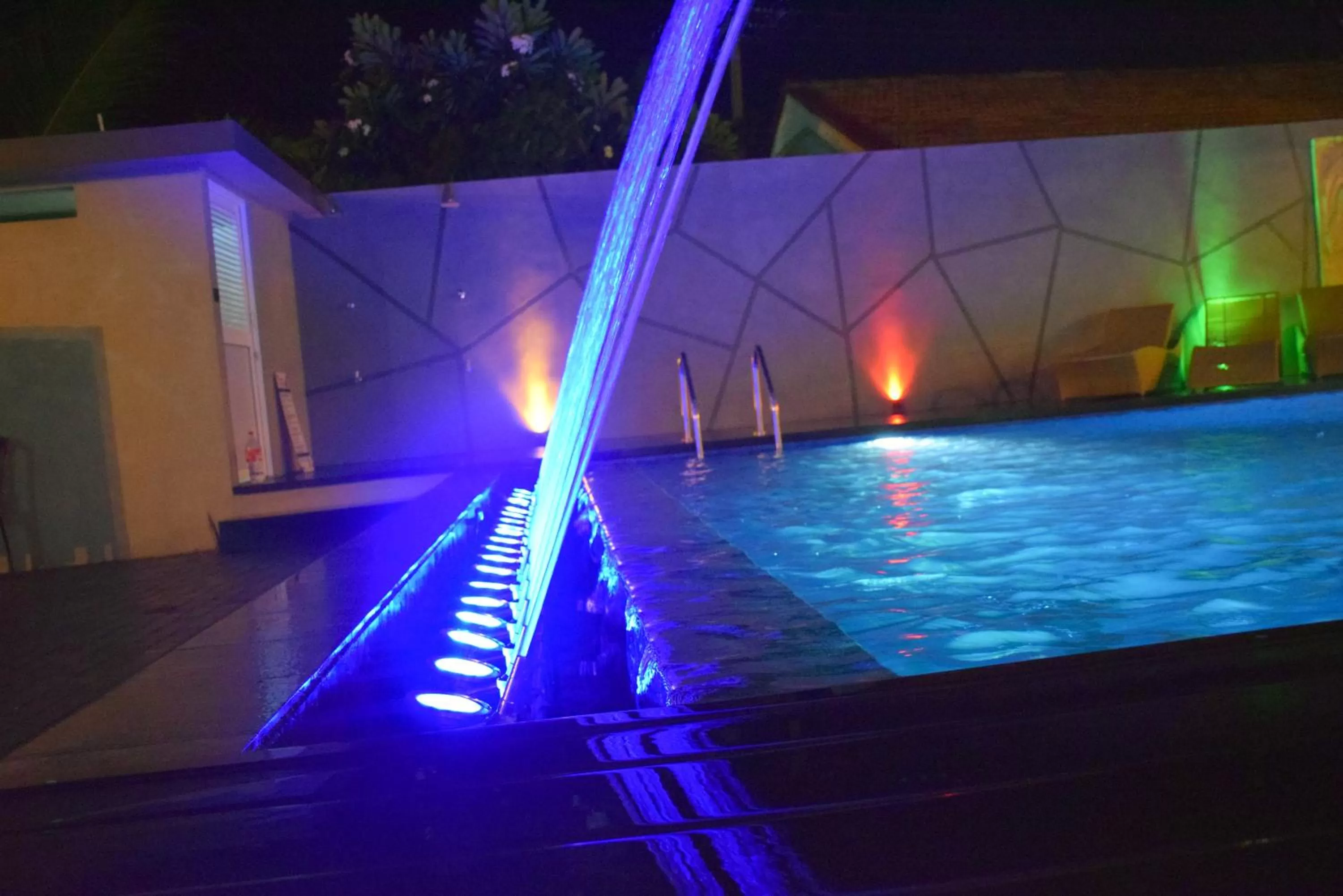 Swimming pool in Ruvisha Beach Hotel