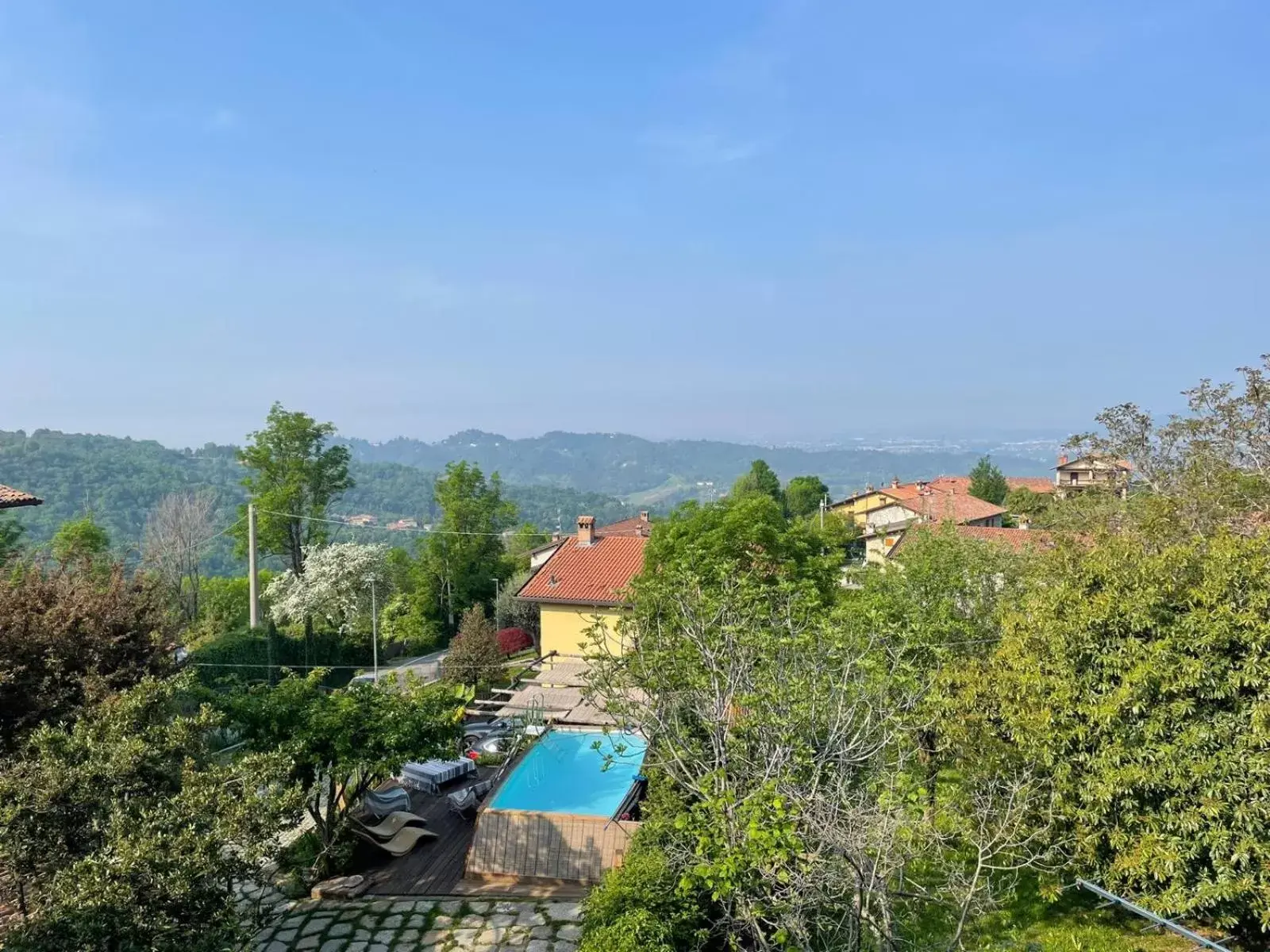 Bird's eye view, Pool View in B&B con SPA il Castello di Lucawest