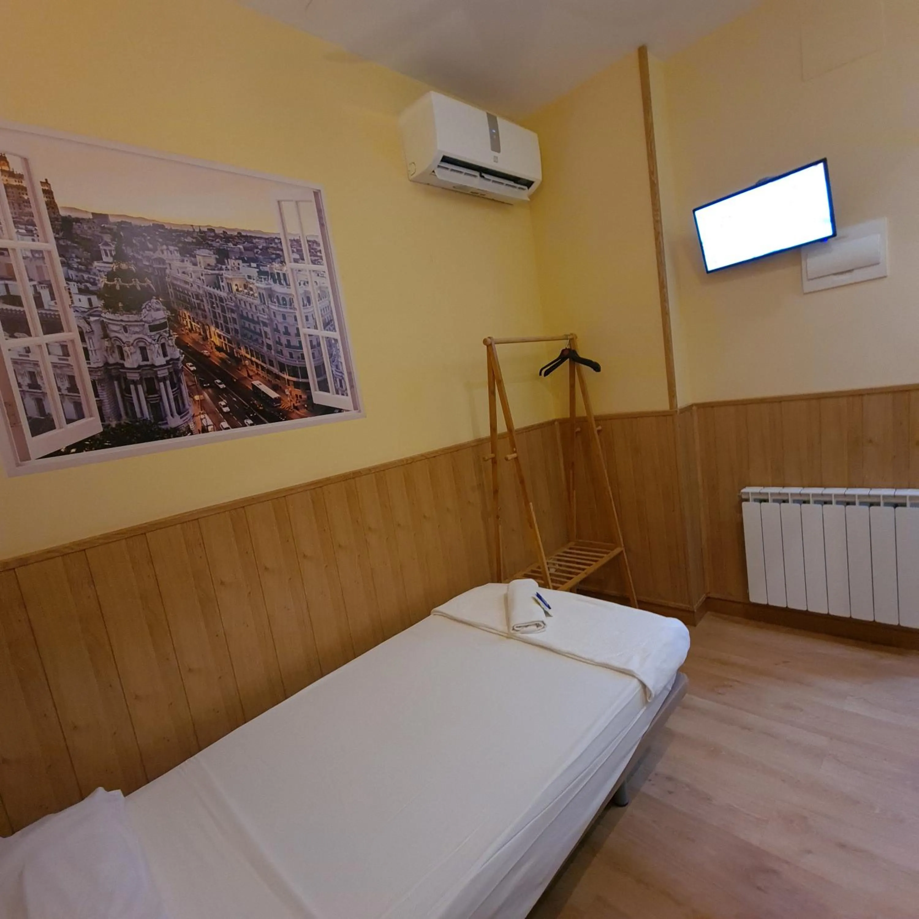 Bed in Hostal Oporto