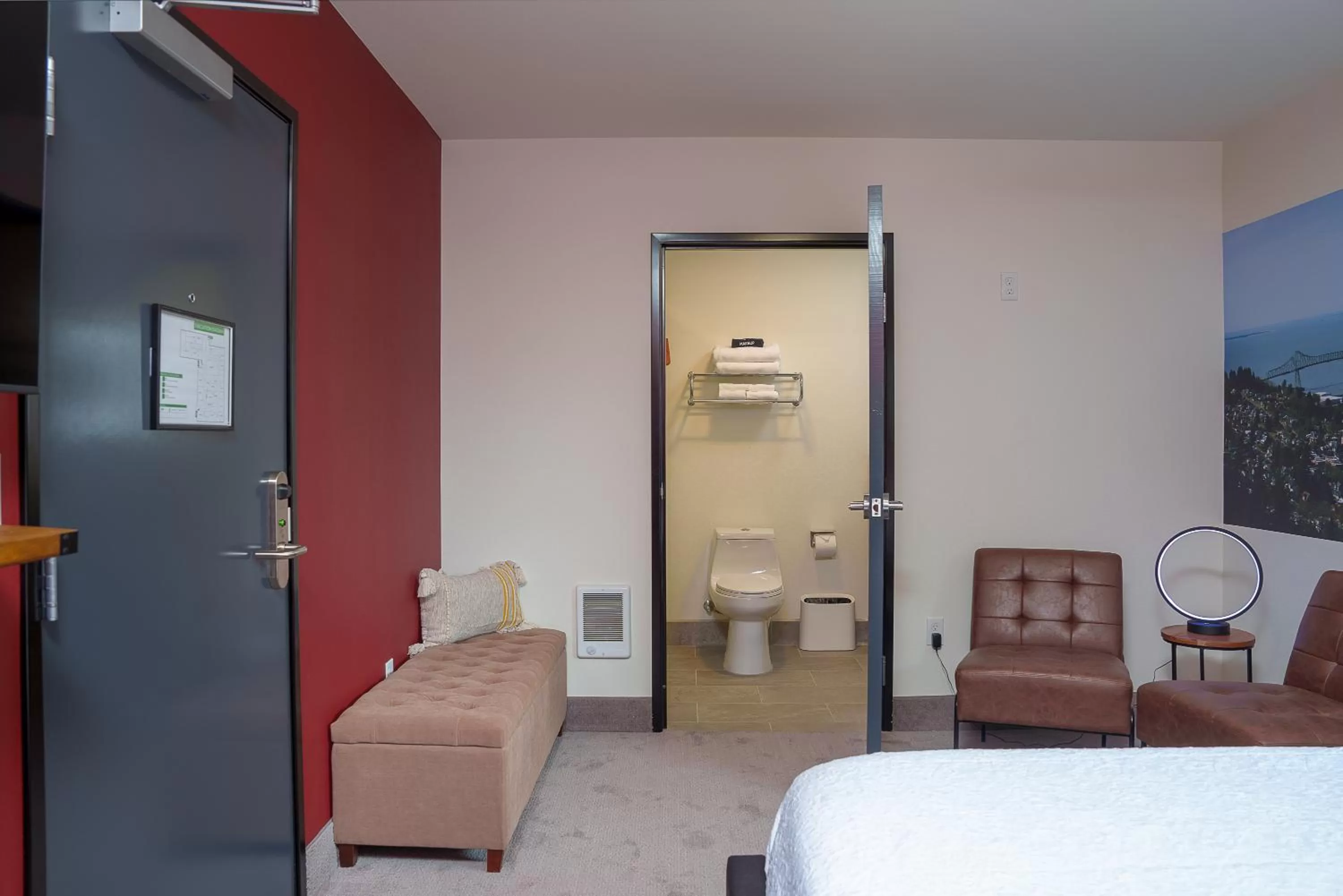 Photo of the whole room, Seating Area in The Inn at 515 15th