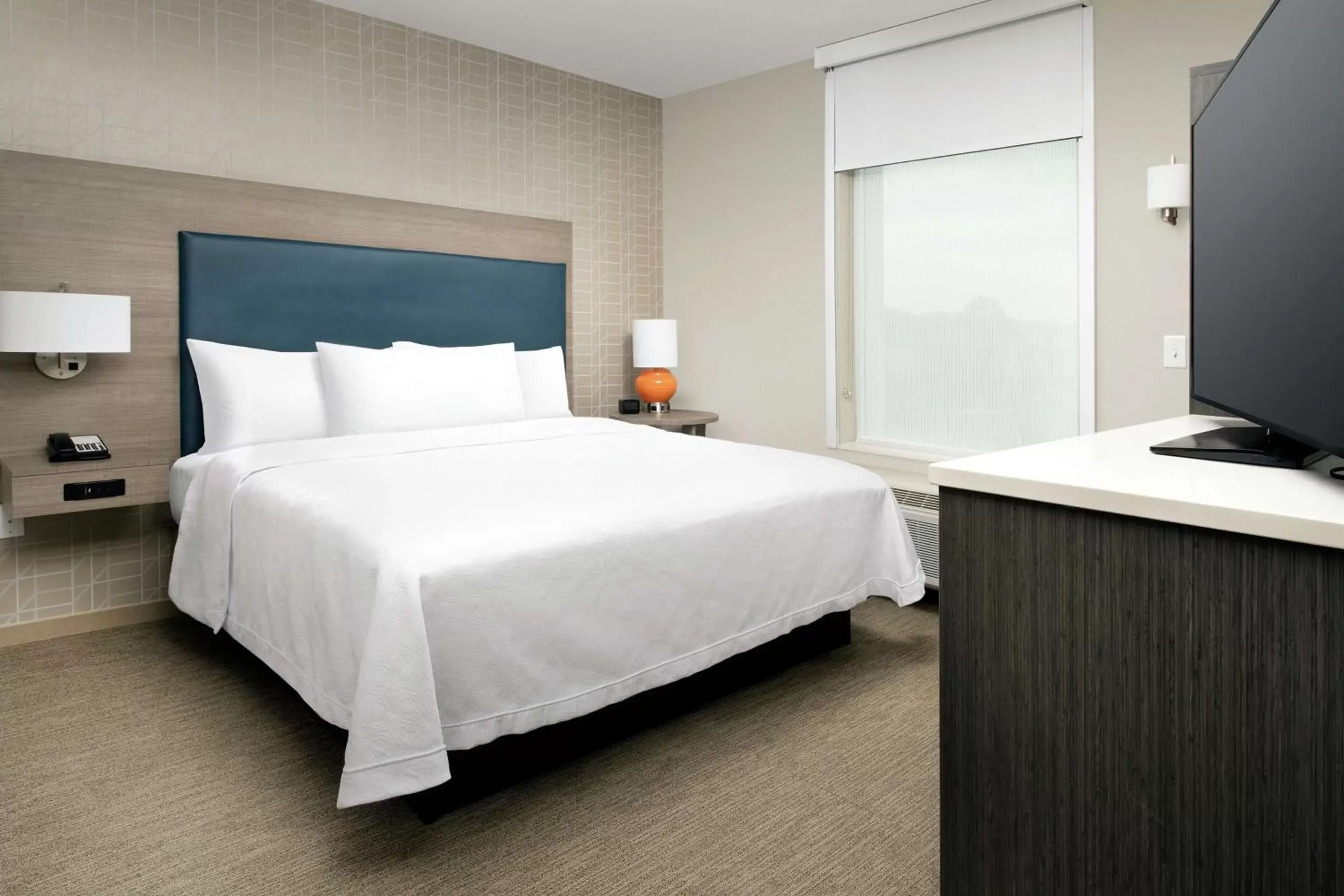 Bed in Home2 Suites By Hilton Charlottesville Downtown