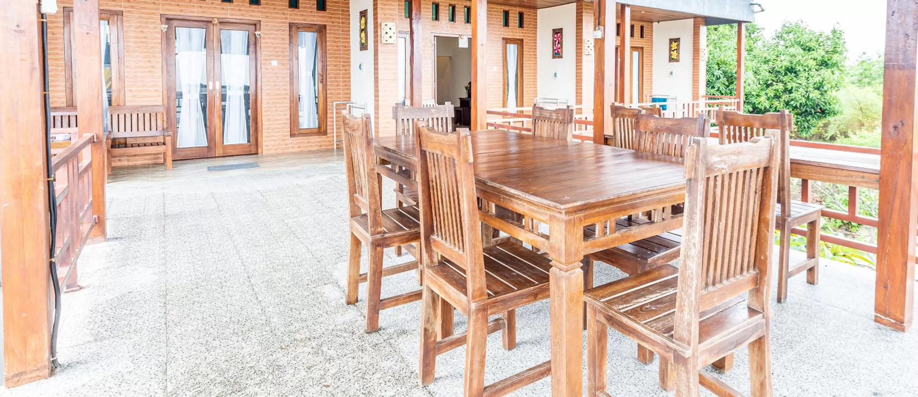 Restaurant/Places to Eat in D' Artha Cottage