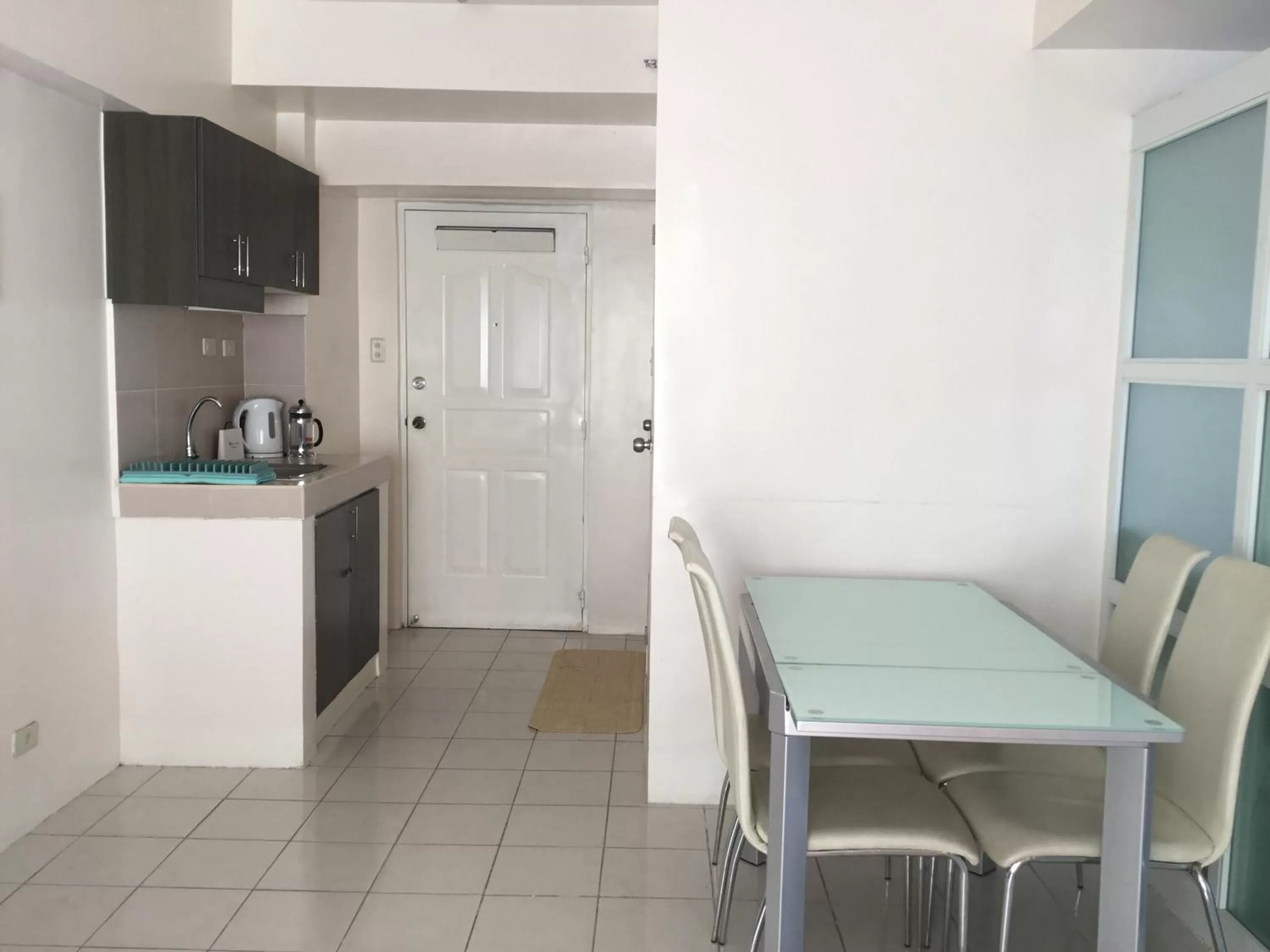 Condo with Free Swimming Pool & Viewing Deck