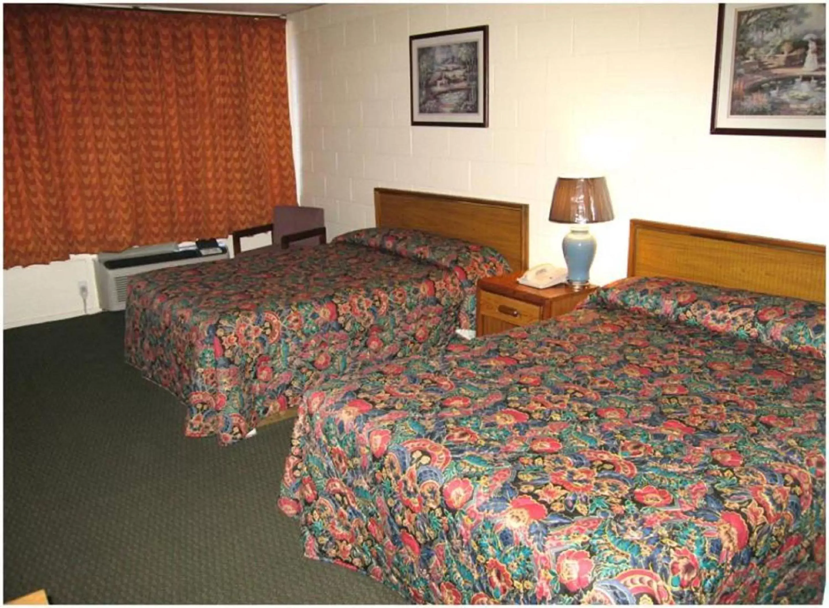 Bed in Royal Inn Linden