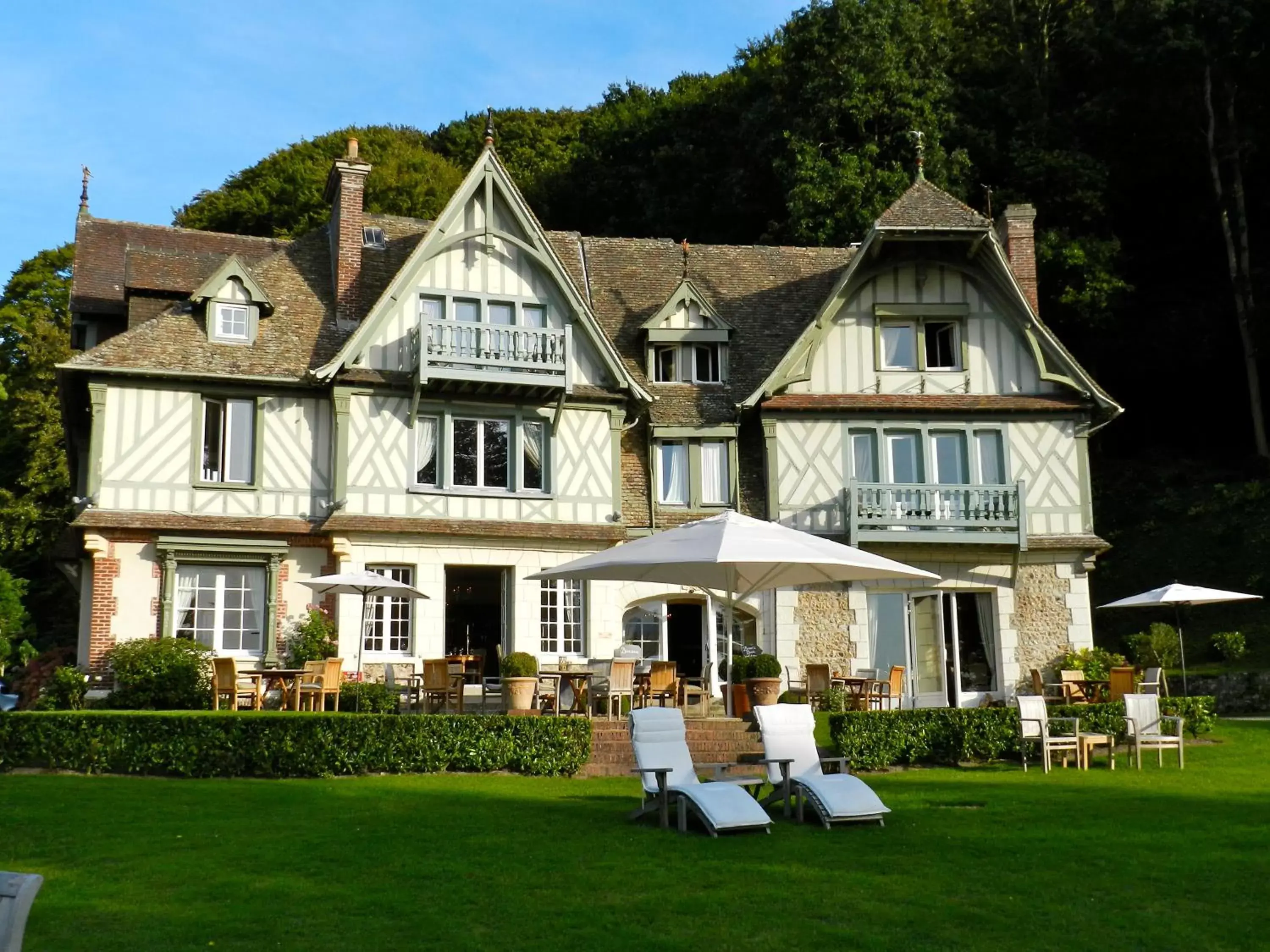 Facade/entrance, Property Building in Le Manoir des Impressionnistes - Bord de Mer