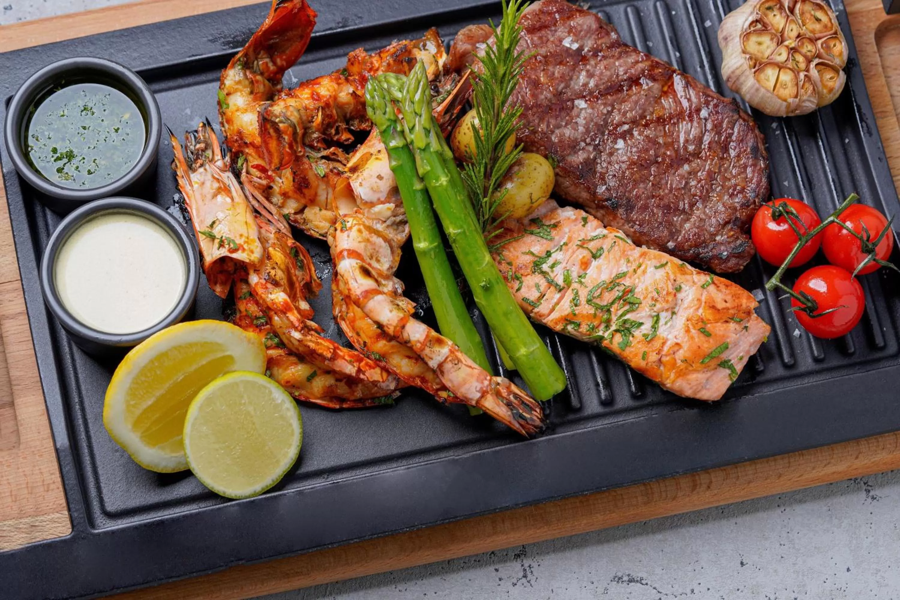 Restaurant/places to eat in Le Meridien Abu Dhabi Resort