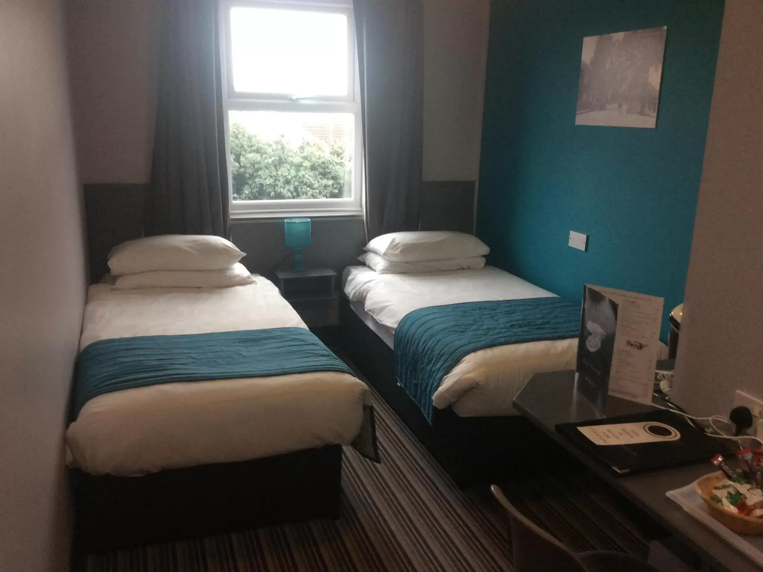 Budget Twin Room in Oyster Fleet Hotel