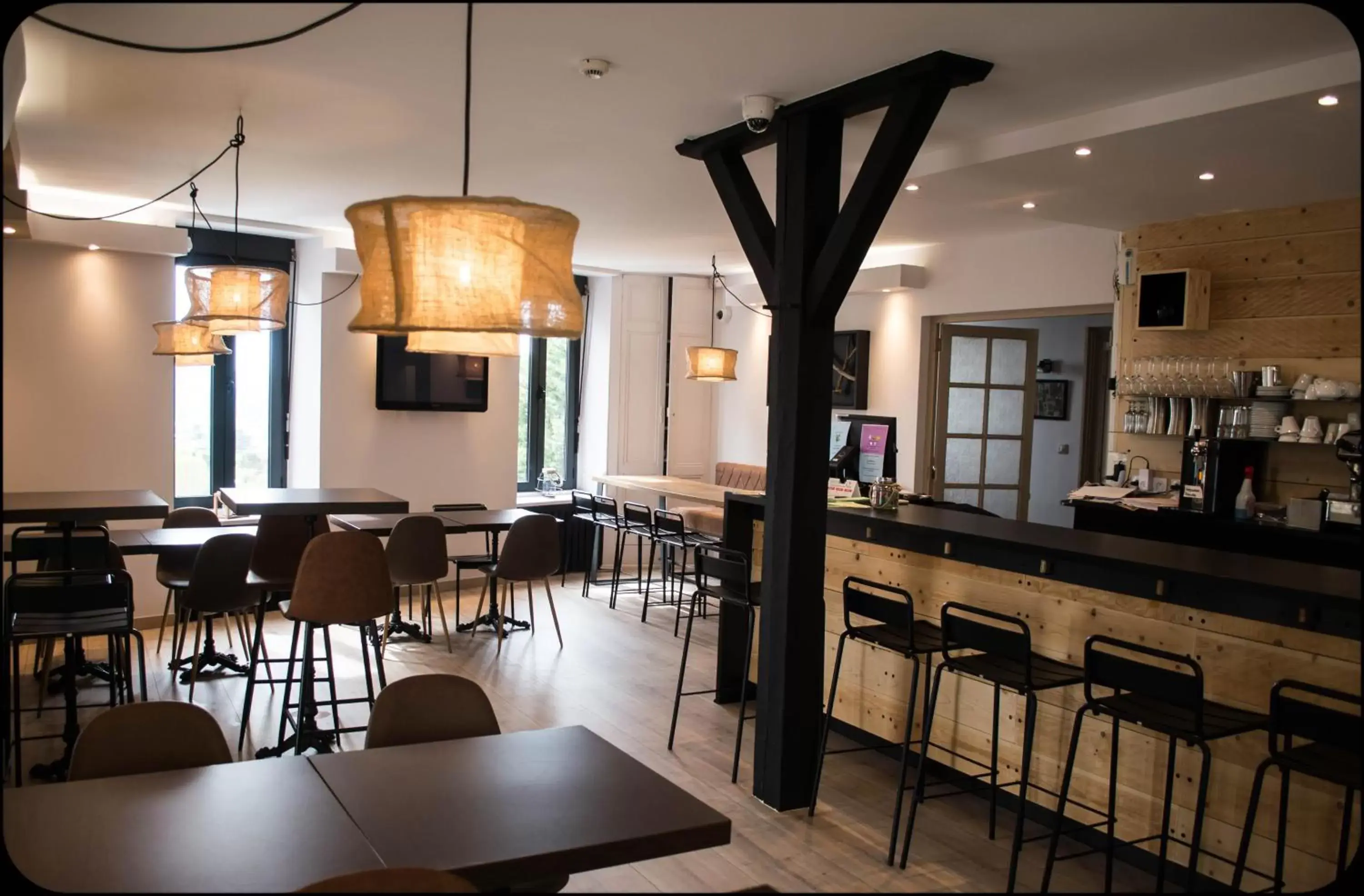 Lounge or bar, Restaurant/Places to Eat in Logis Hôtel La Bastide des Oliviers