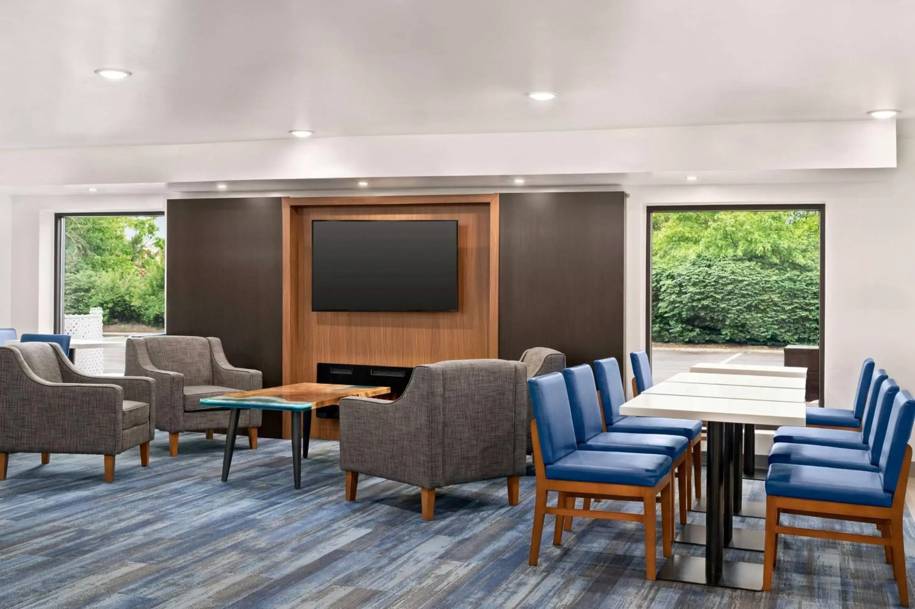 Lobby or reception, Seating Area in La Quinta Inn by Wyndham Columbus Dublin