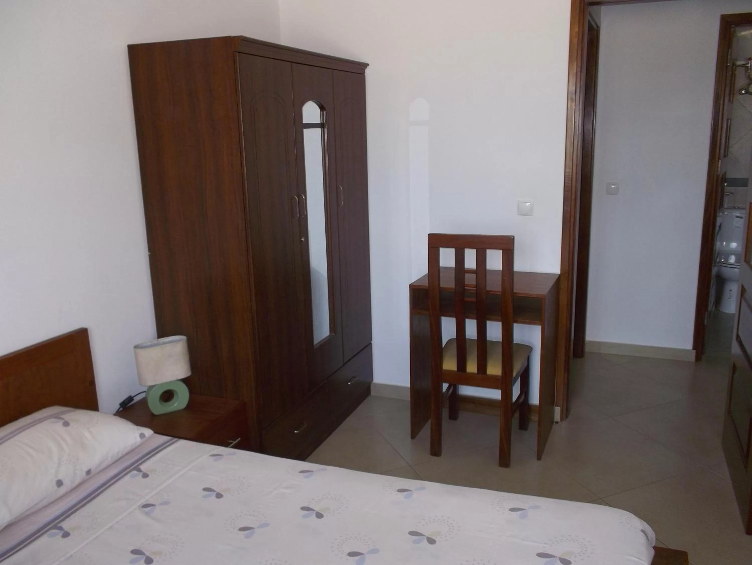 Photo of the whole room, Room Photo in Basic Hotel