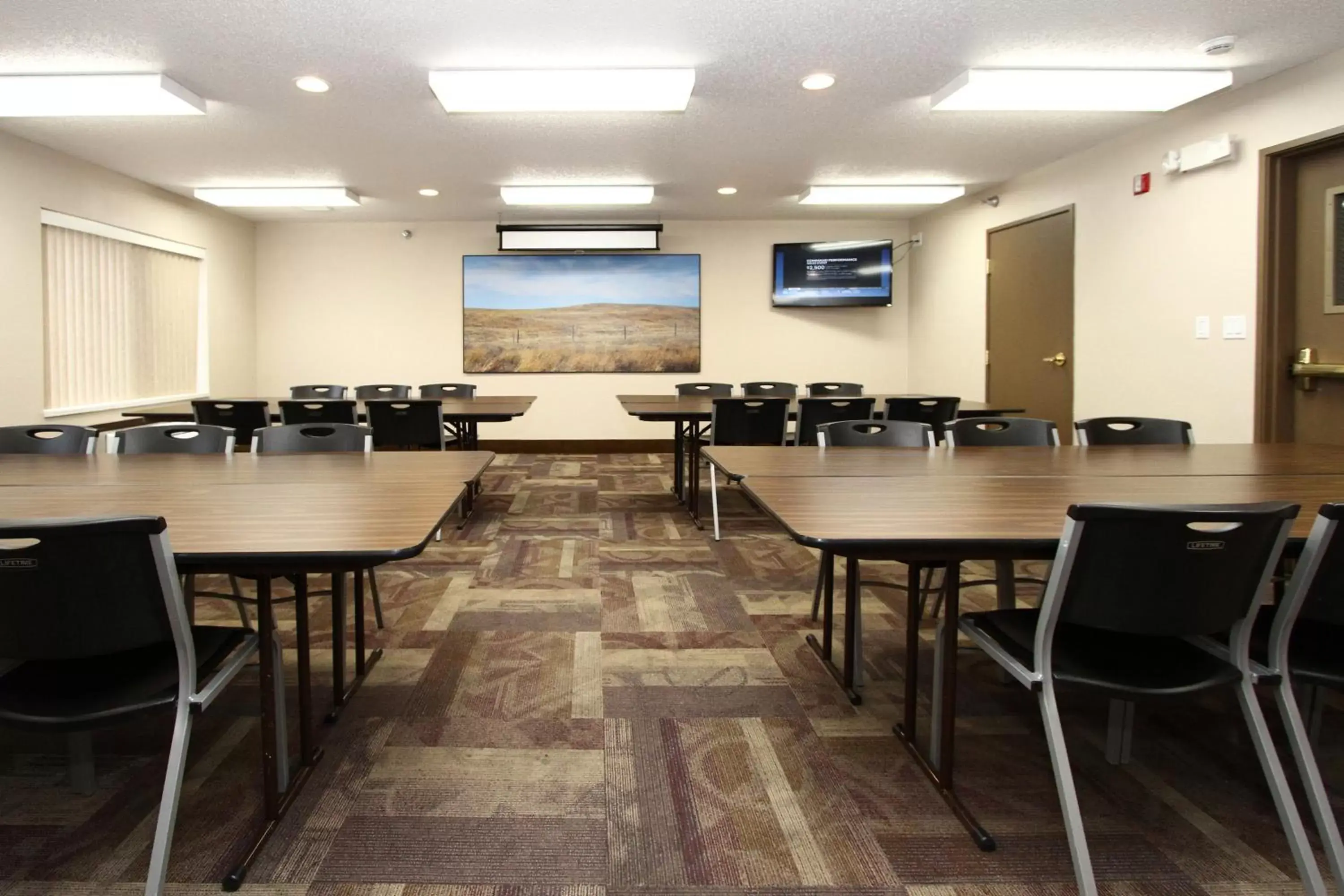 Meeting/conference room in New Victorian Inn & Suites Lincoln