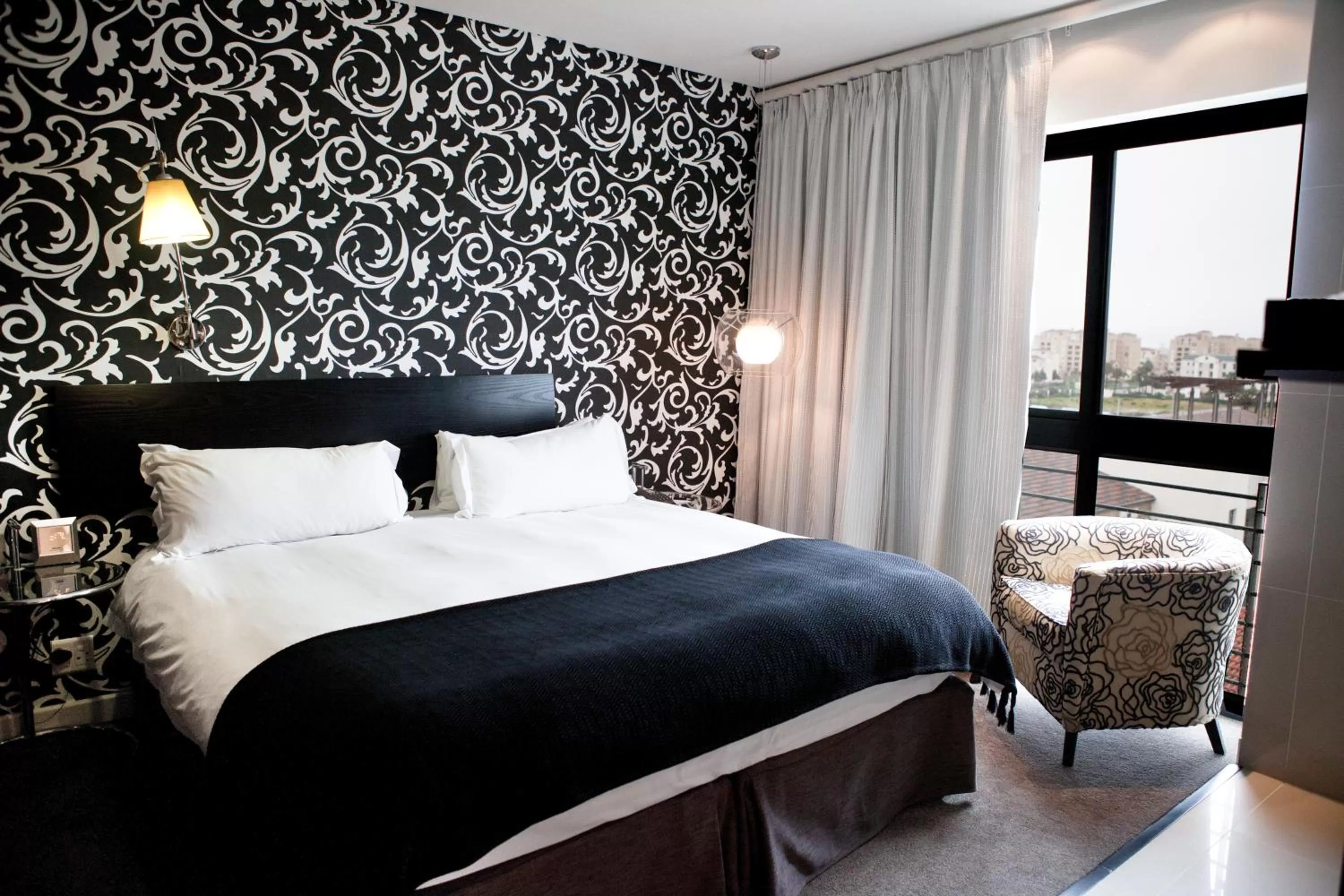 Bedroom, Bed in Colosseum Hotel