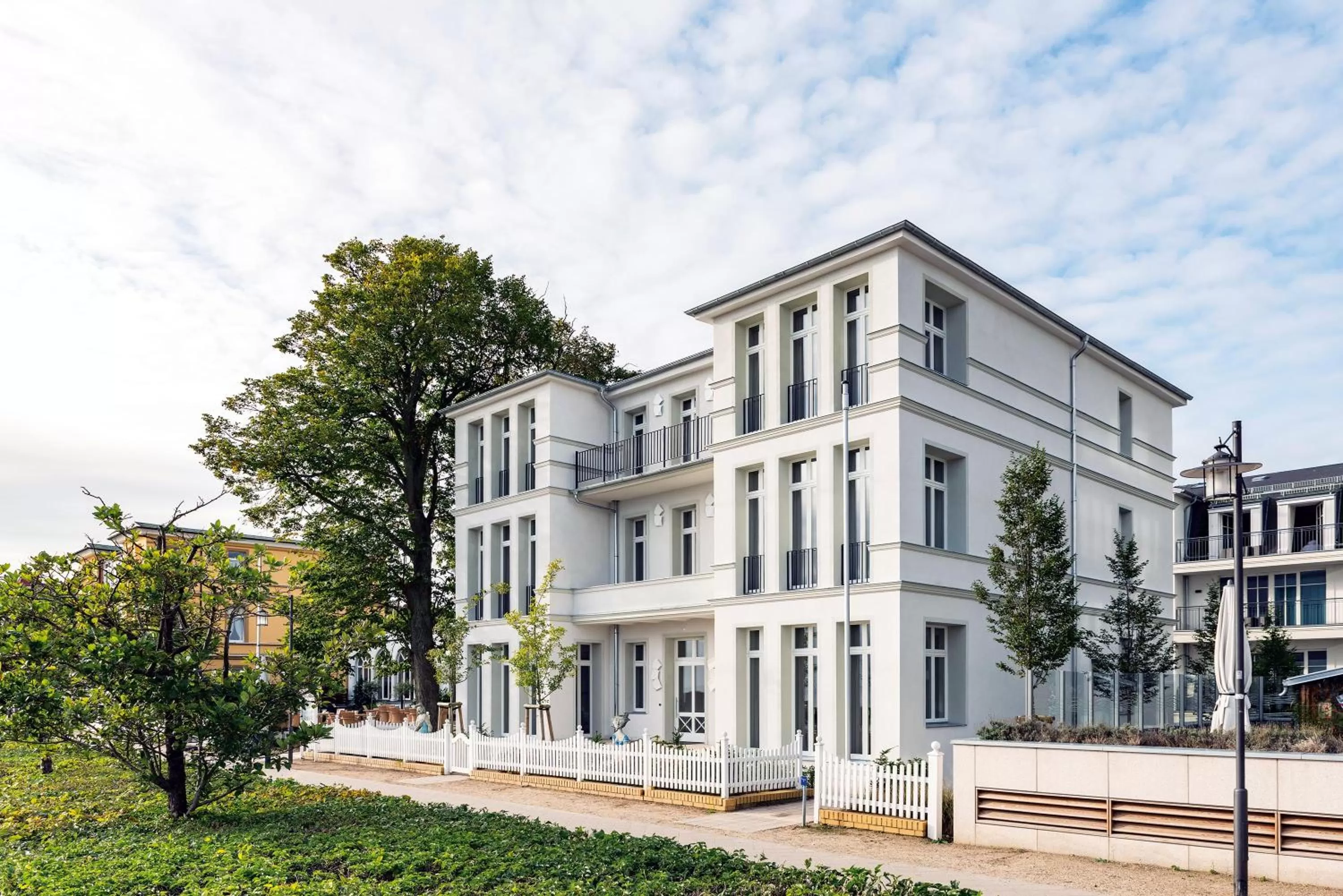 Property building in SEETELHOTEL Strandhotel Atlantic das Boutiquehotel am Meer