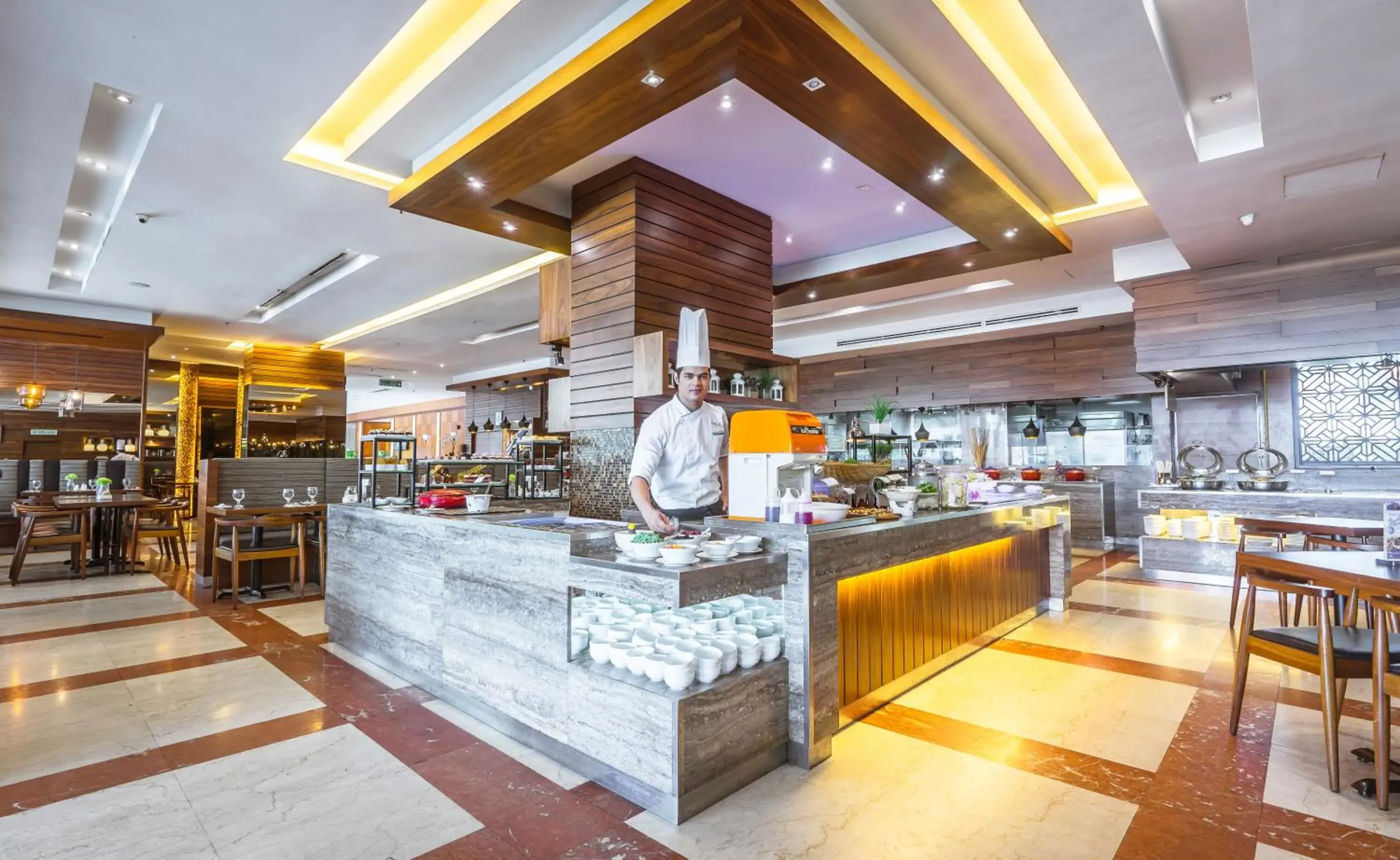Restaurant/Places to Eat in Crystal Crown Hotel Petaling Jaya