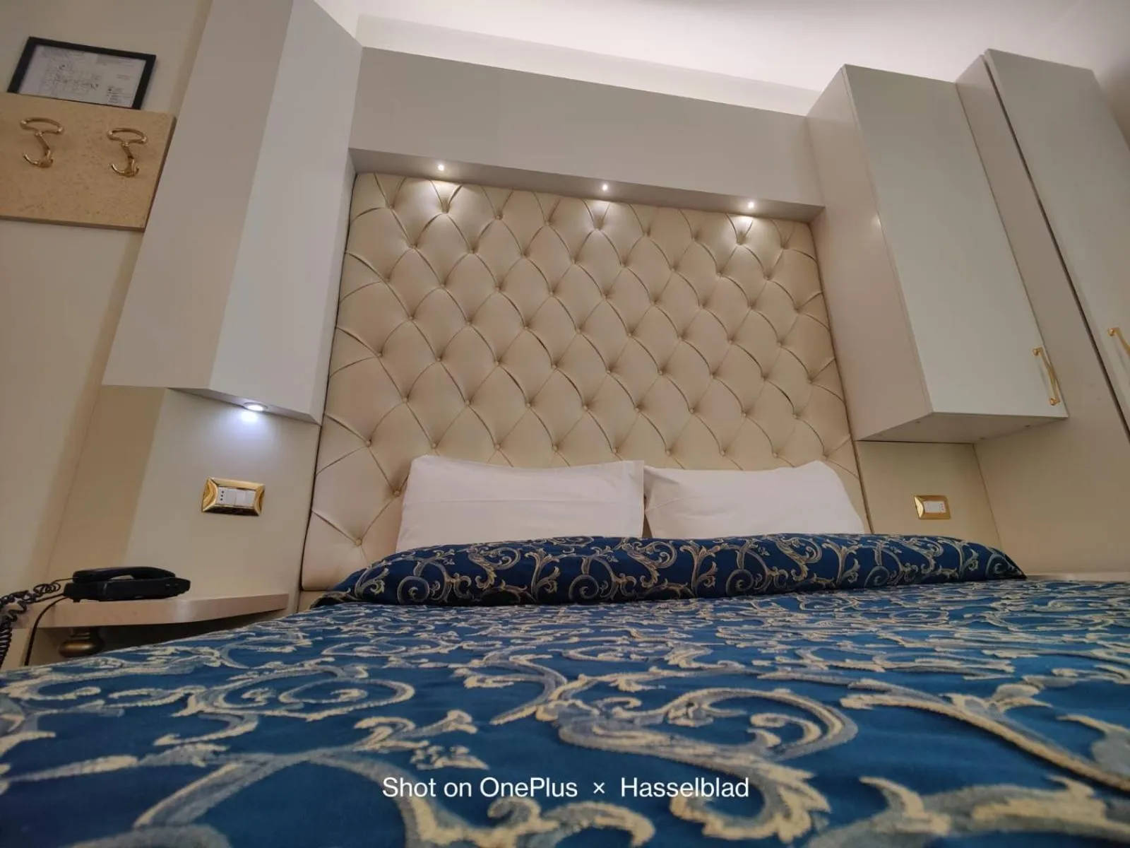 Bedroom, Bed in Hotel Ambassador