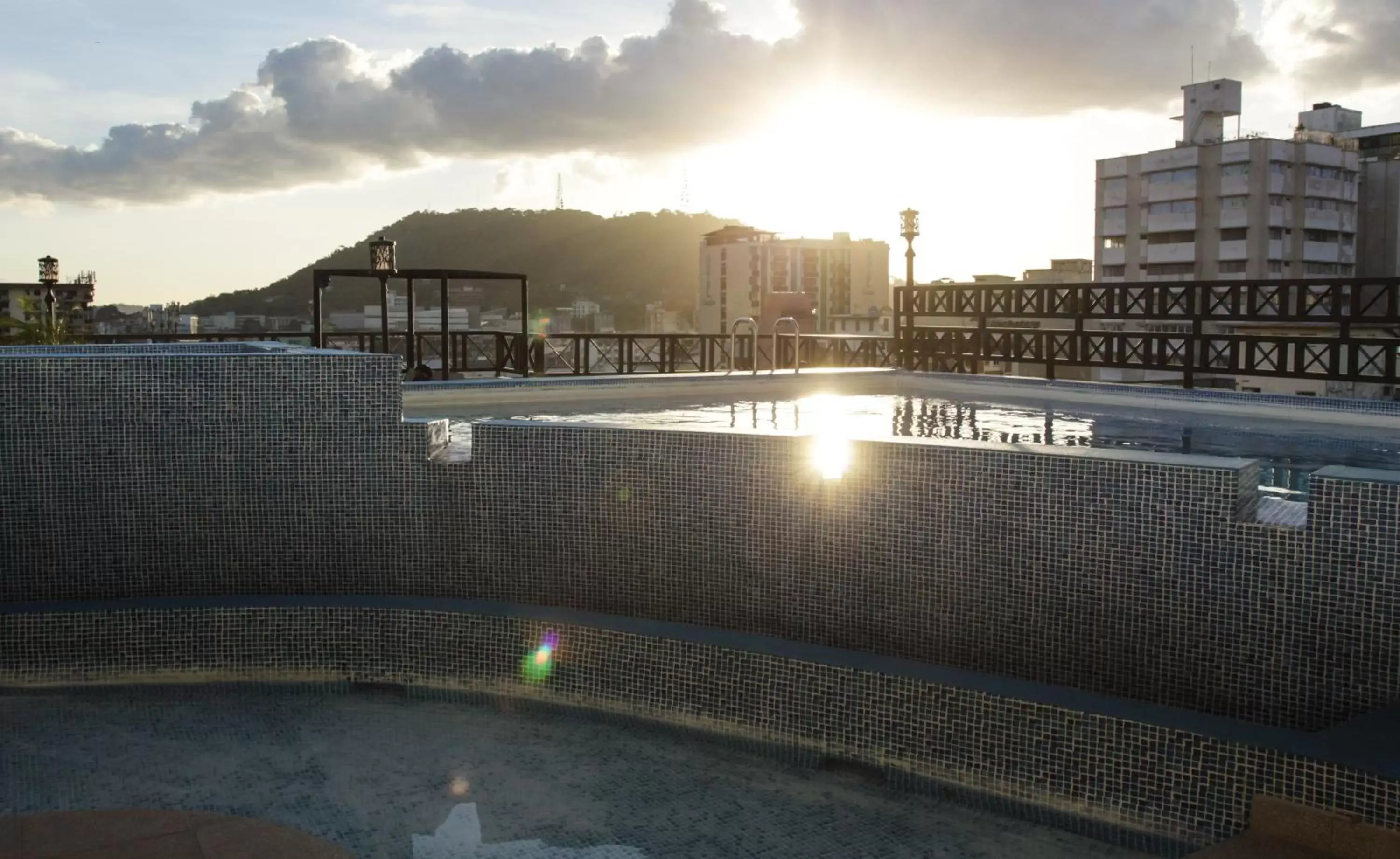 , Swimming Pool in Hotel Bahía Suites