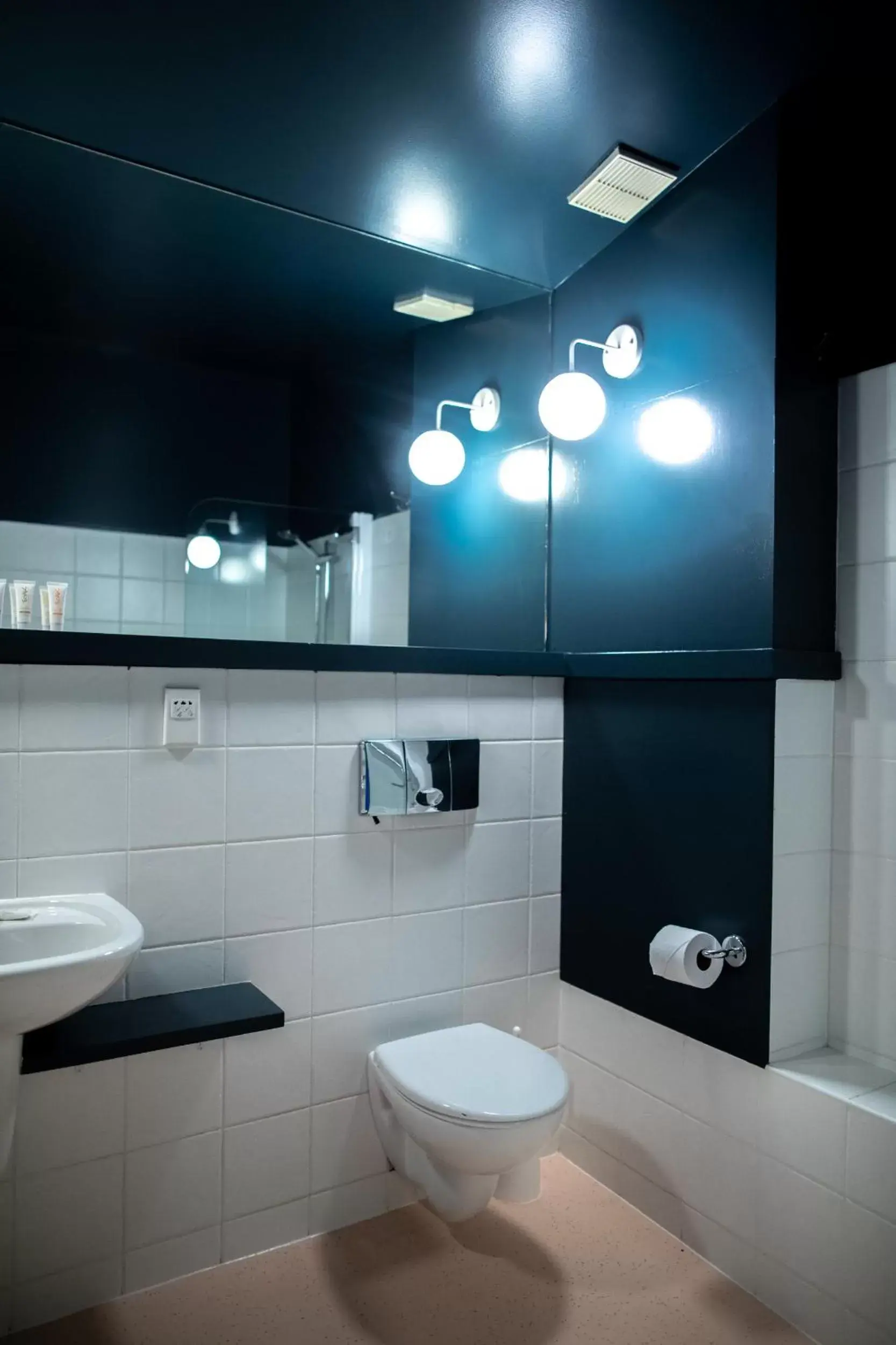 Bathroom in The Central Private Hotel by Naumi Hotels