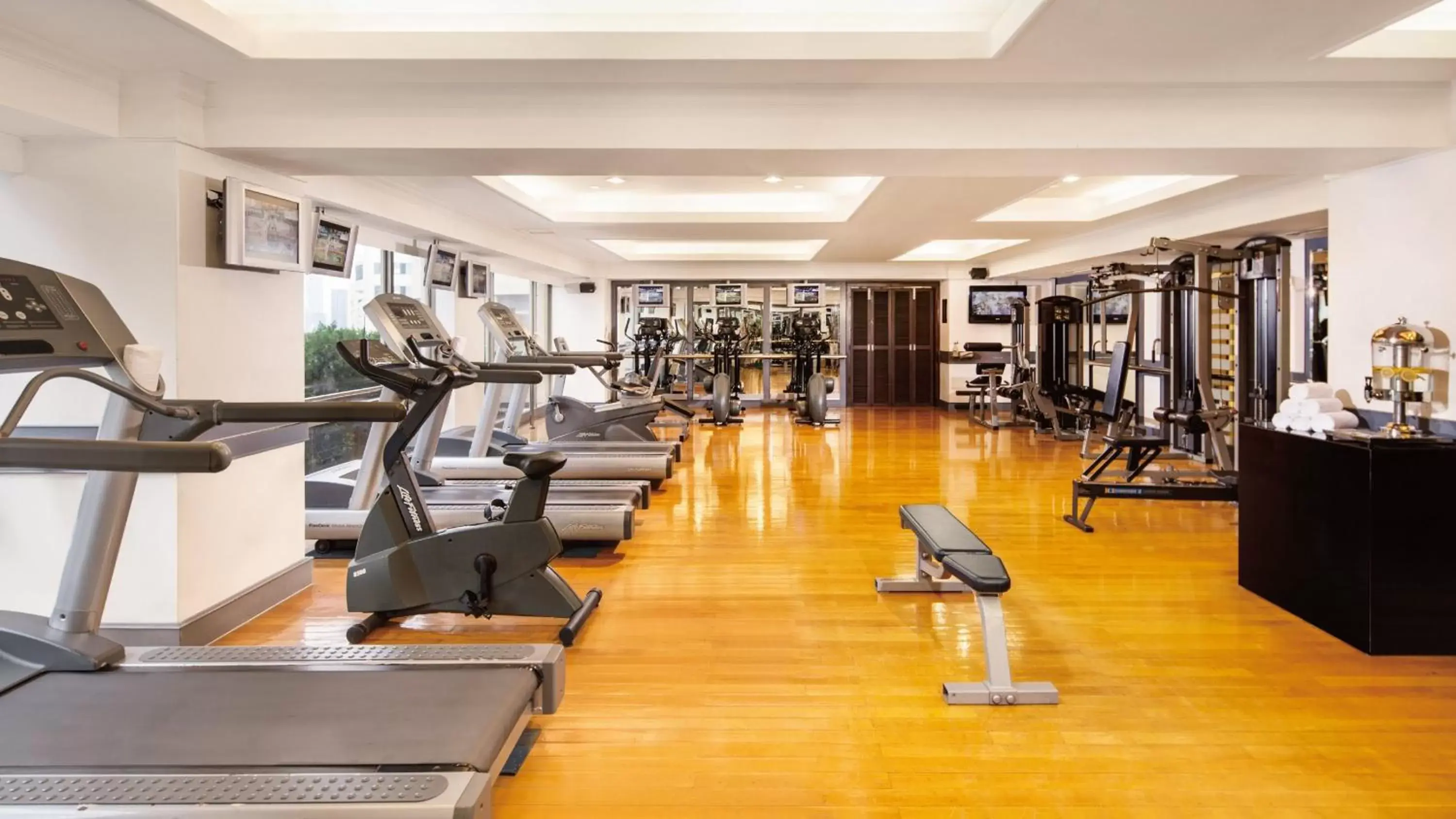Fitness centre/facilities in InterContinental Shanghai Pudong by IHG Fitness centre/facilities in InterContinental Shanghai Pudong by IHG