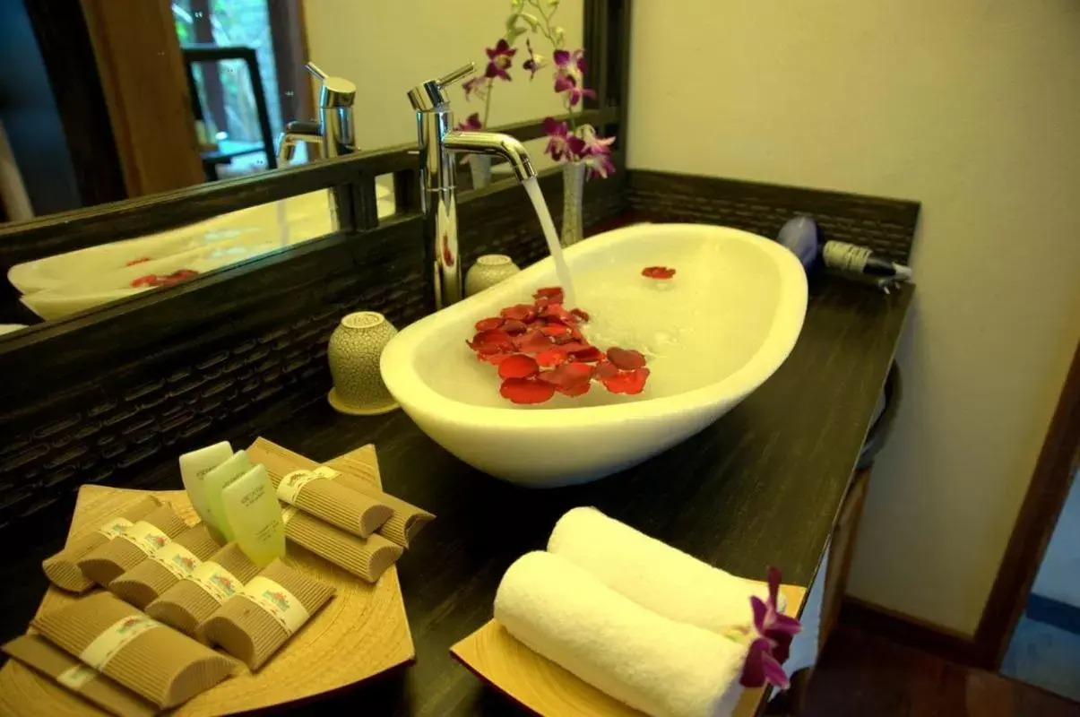 Superior Double or Twin Room with Garden View in Sun Spa Resort & Villa Superior Double or Twin Room with Garden View in Sun Spa Resort & Villa