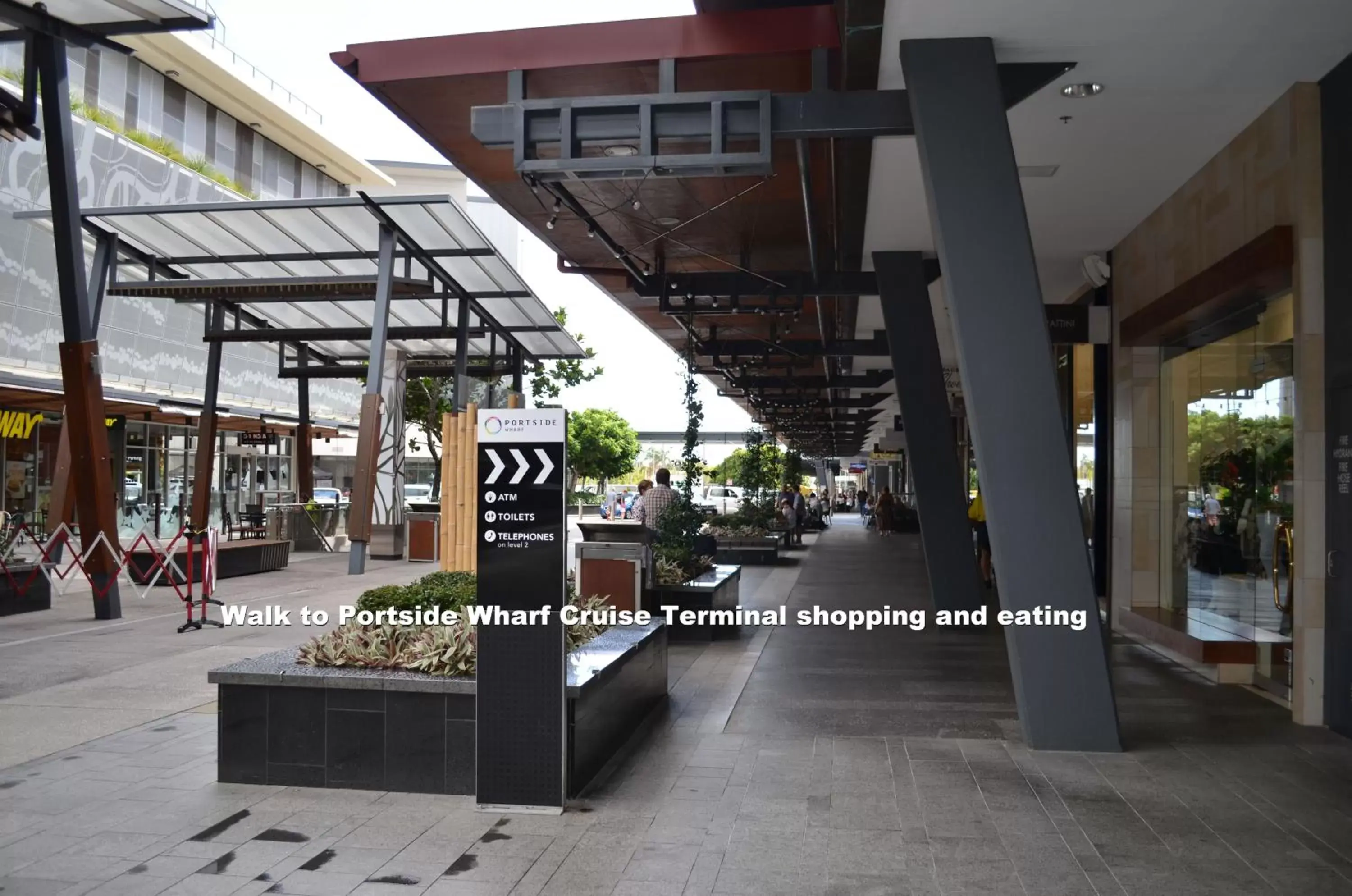 Restaurant/places to eat, Patio/Outdoor Area in Airport Motel Brisbane