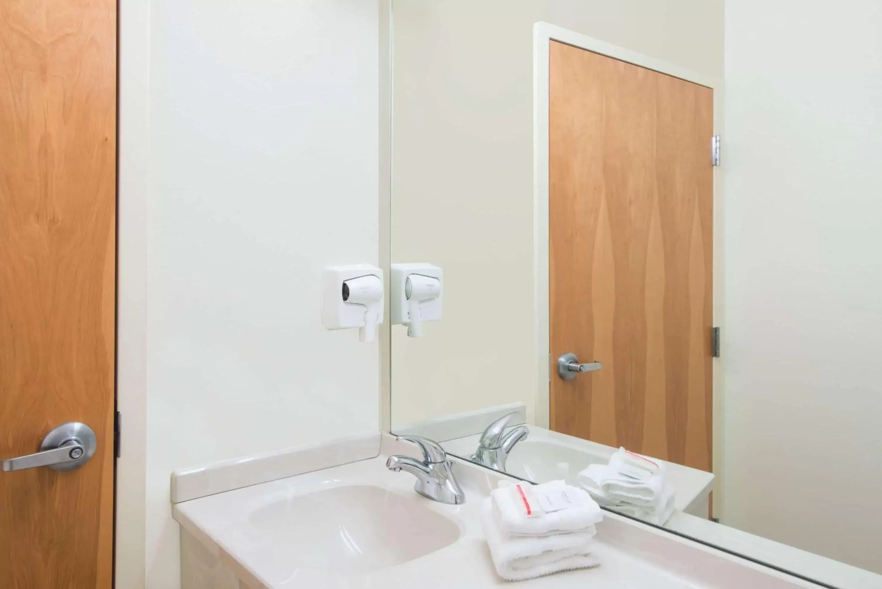 Bathroom in Microtel Inn & Suites by Wyndham Plattsburgh