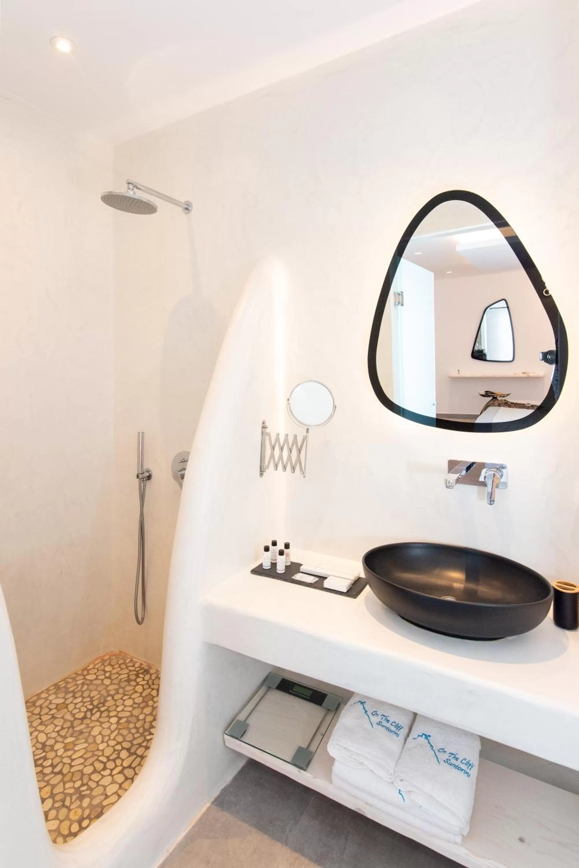 Caldera Cliff Illusion