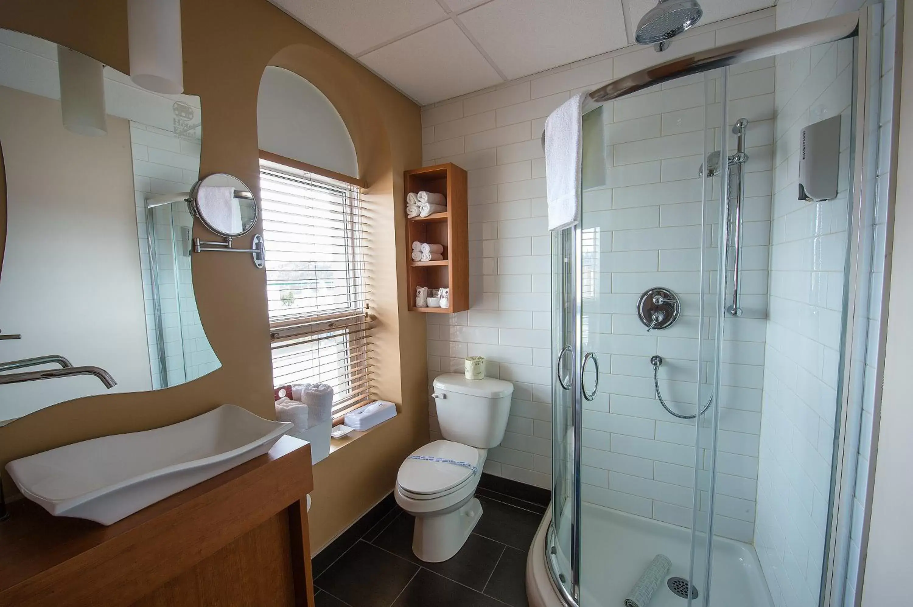 Day, Bathroom in Hotel du Fjord