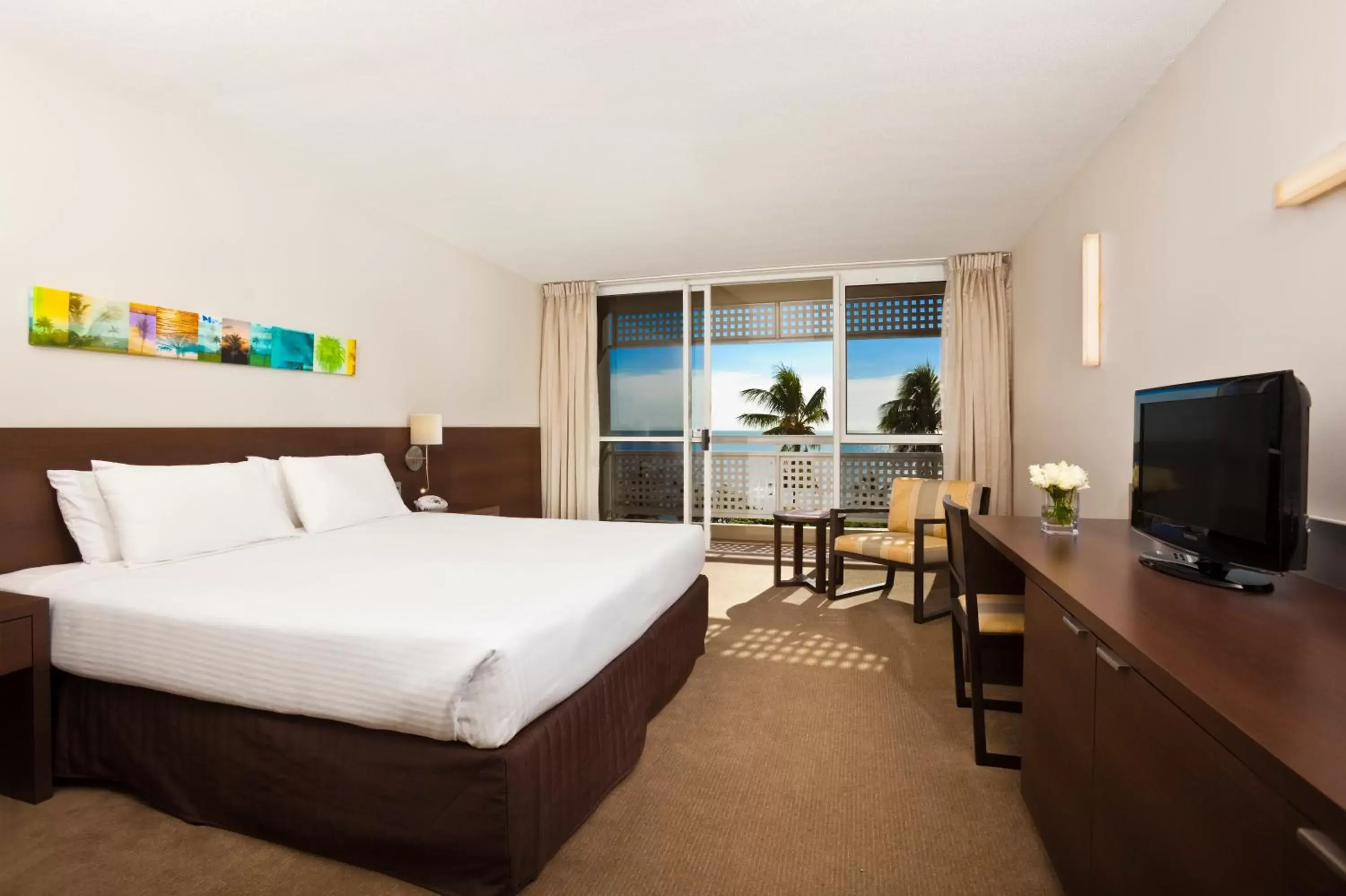 Photo of the whole room, Bed in Cairns Harbourside Hotel Photo of the whole room, Bed in Cairns Harbourside Hotel