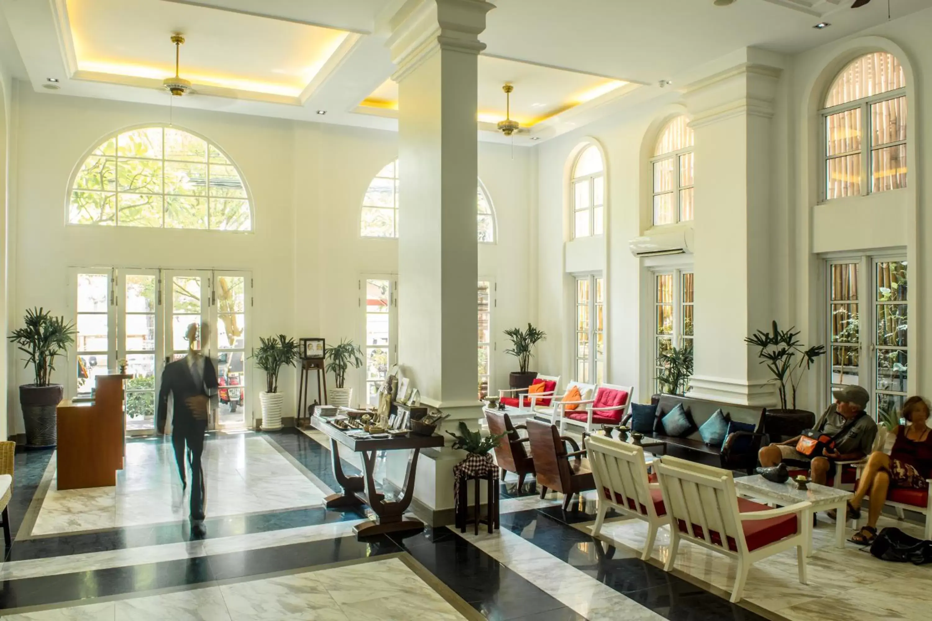 Lobby or reception, Restaurant/Places to Eat in The Frangipani Royal Palace Hotel