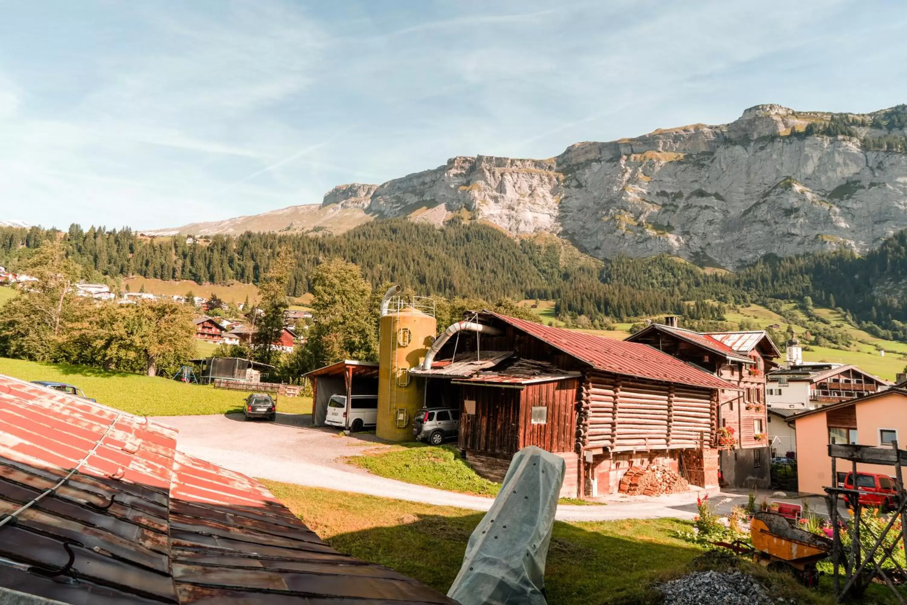 Mountain view, Property Building in Hillsite Hotel Restaurant Flims