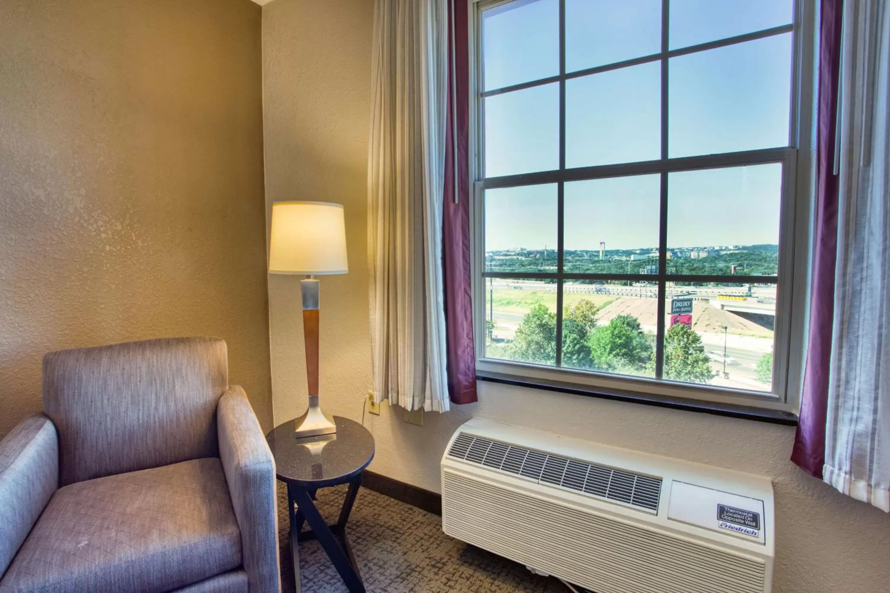 Photo of the whole room, Seating Area in Drury Inn & Suites San Antonio Near La Cantera