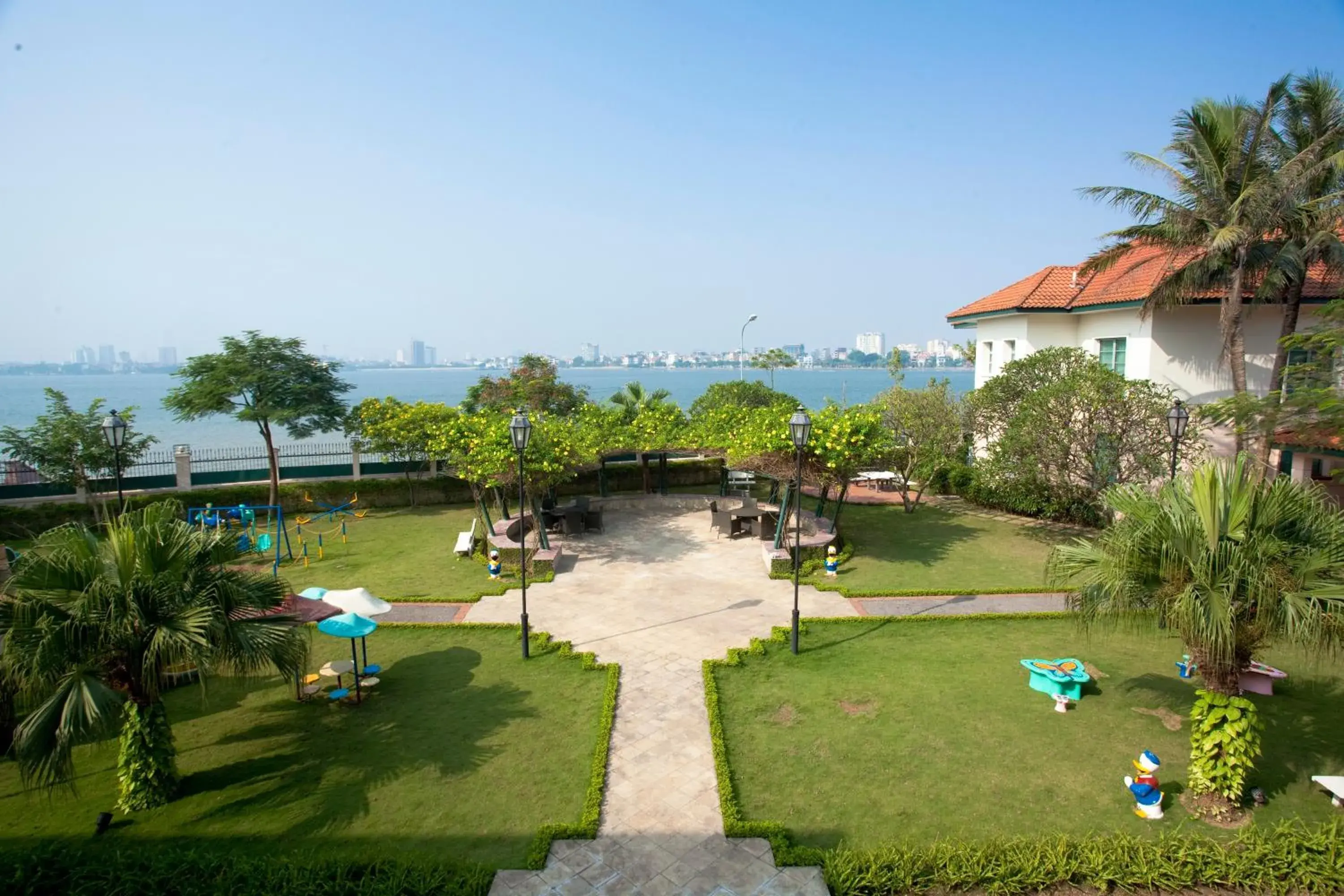 Children play ground in Diamond Westlake Suites