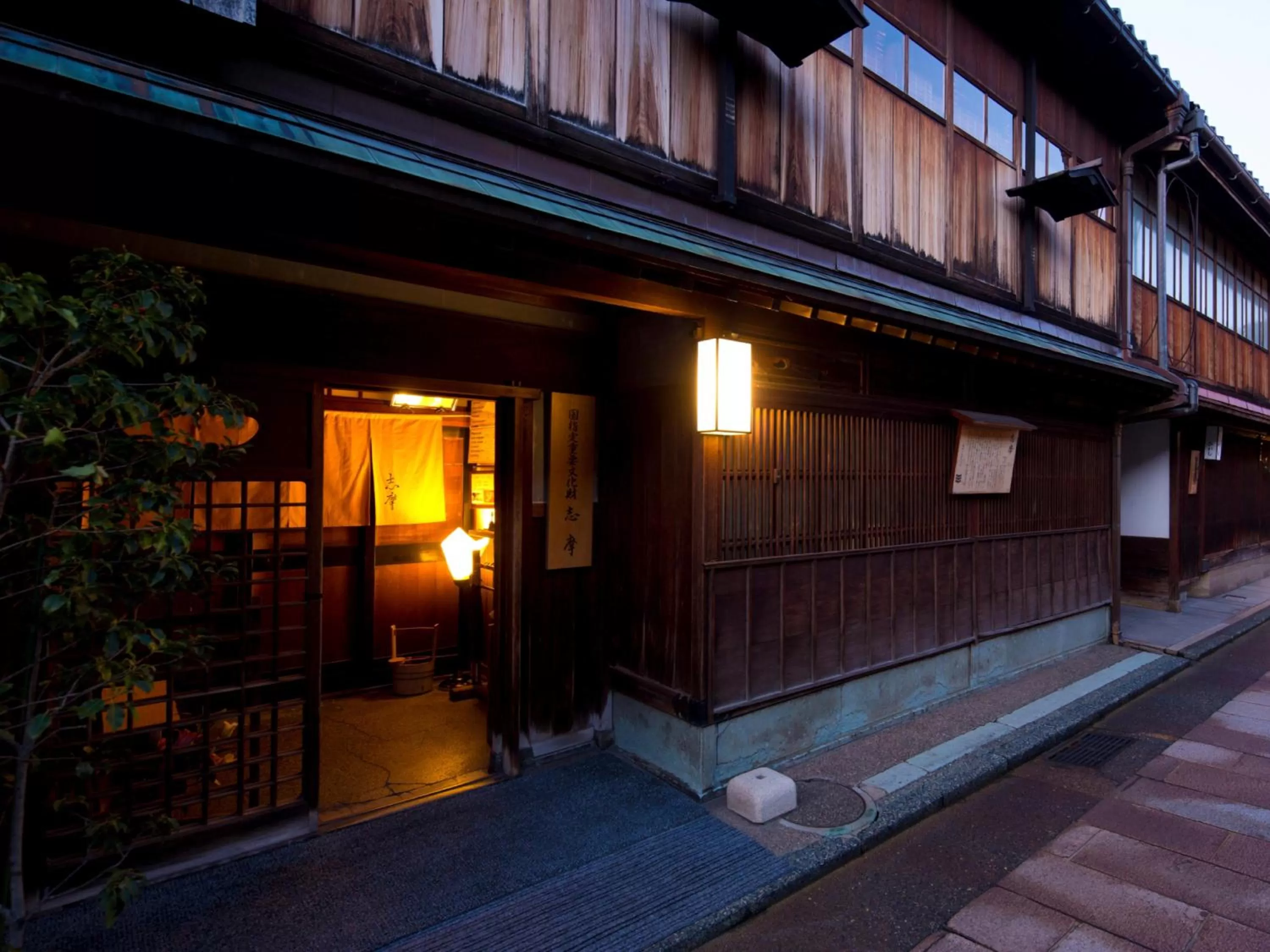 Nearby landmark in Hotel Wing International Premium Kanazawa Ekimae