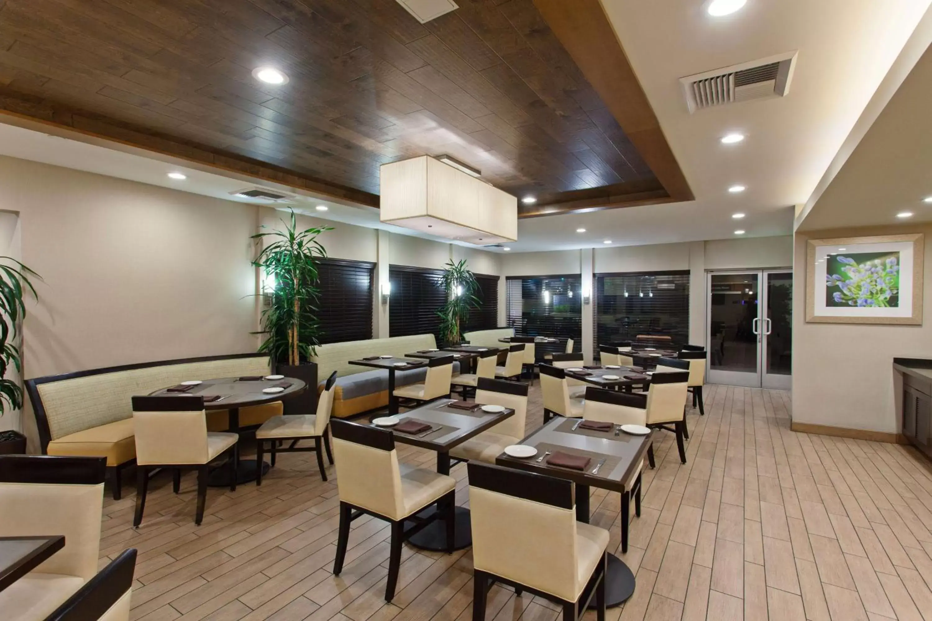 Restaurant/Places to Eat in Hilton Garden Inn Los Angeles Marina Del Rey