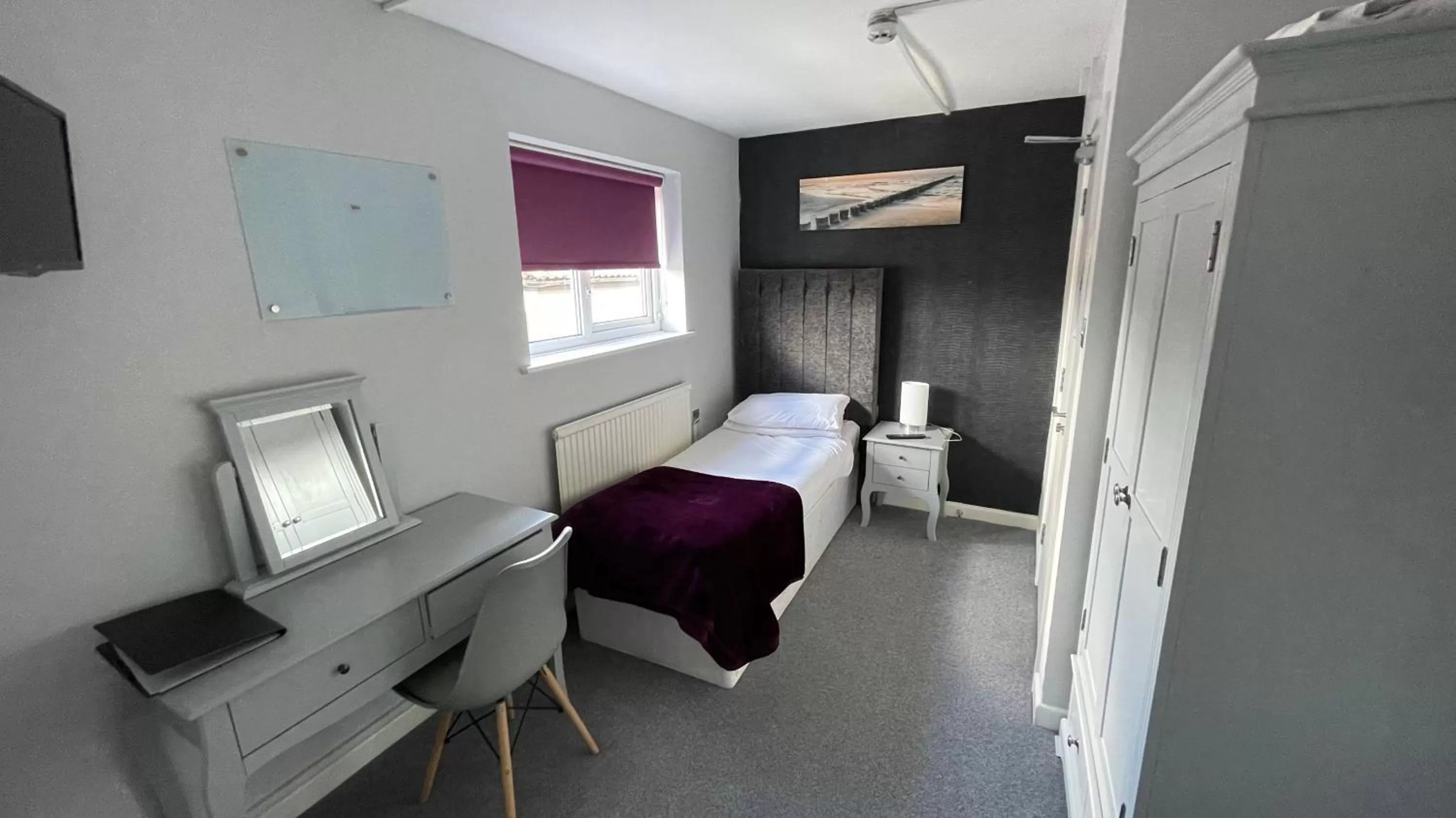 Bed in Watton Vibe Hotel