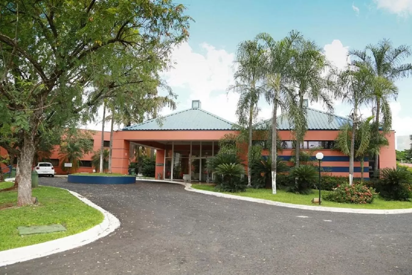 Facade/entrance in Hotel Golden Park Ribeirão Preto by Nacional Inn