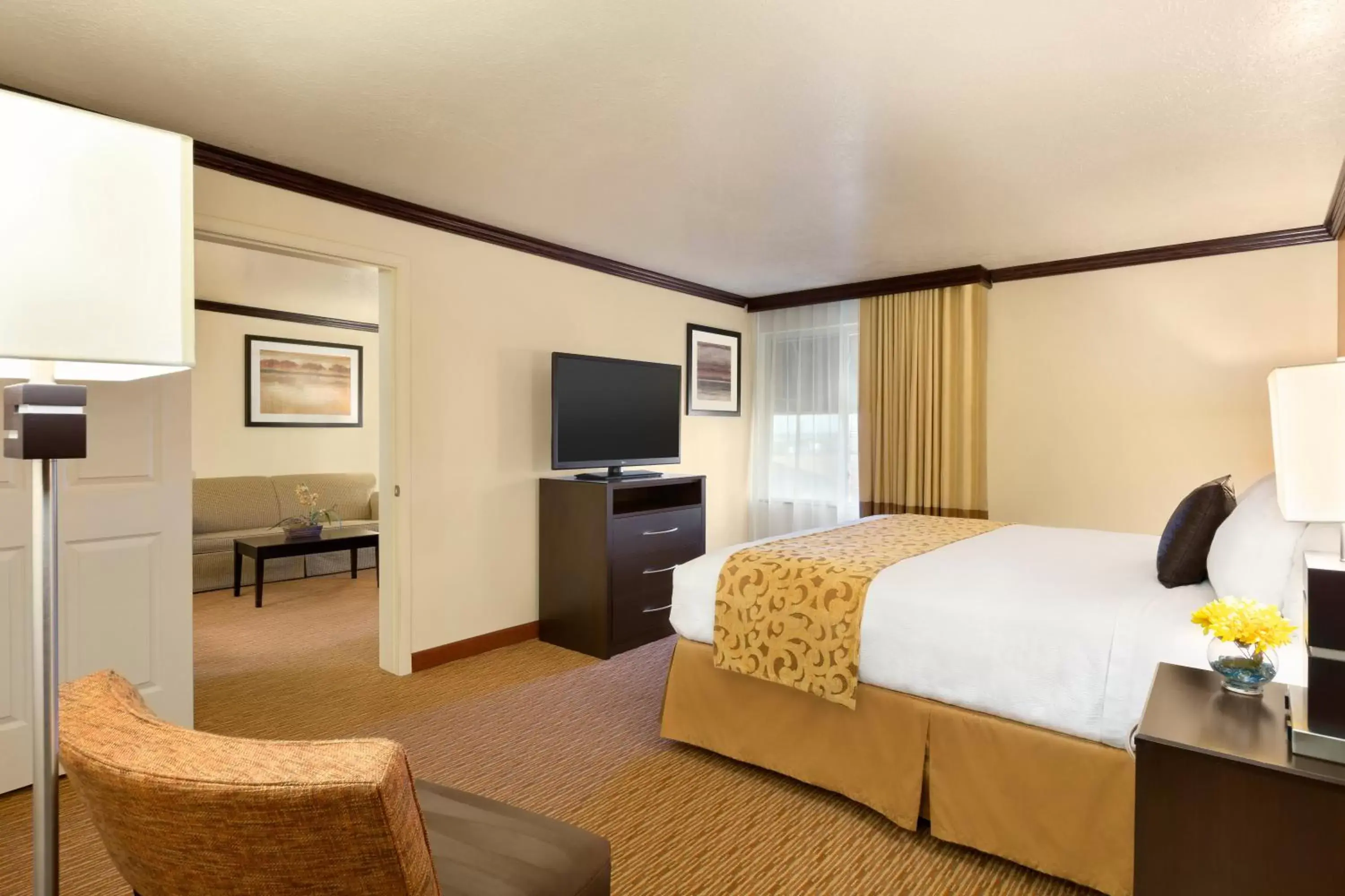 Photo of the whole room, Bed in Park Inn by Radisson Salt Lake City -Midvale