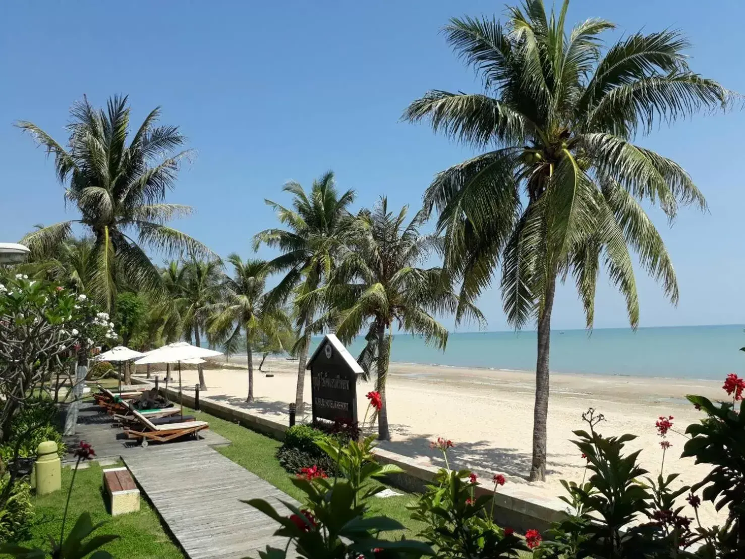 Beach in Kuiburi Hotel & Resort