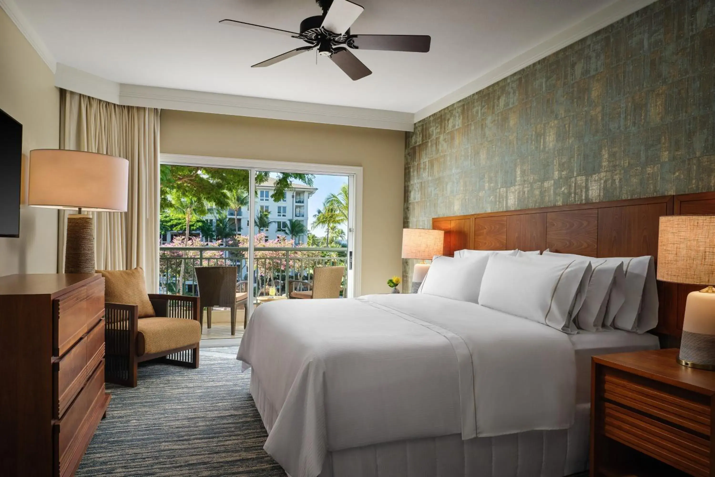 Bedroom, Bed in The Westin Ka'anapali Ocean Resort Villas