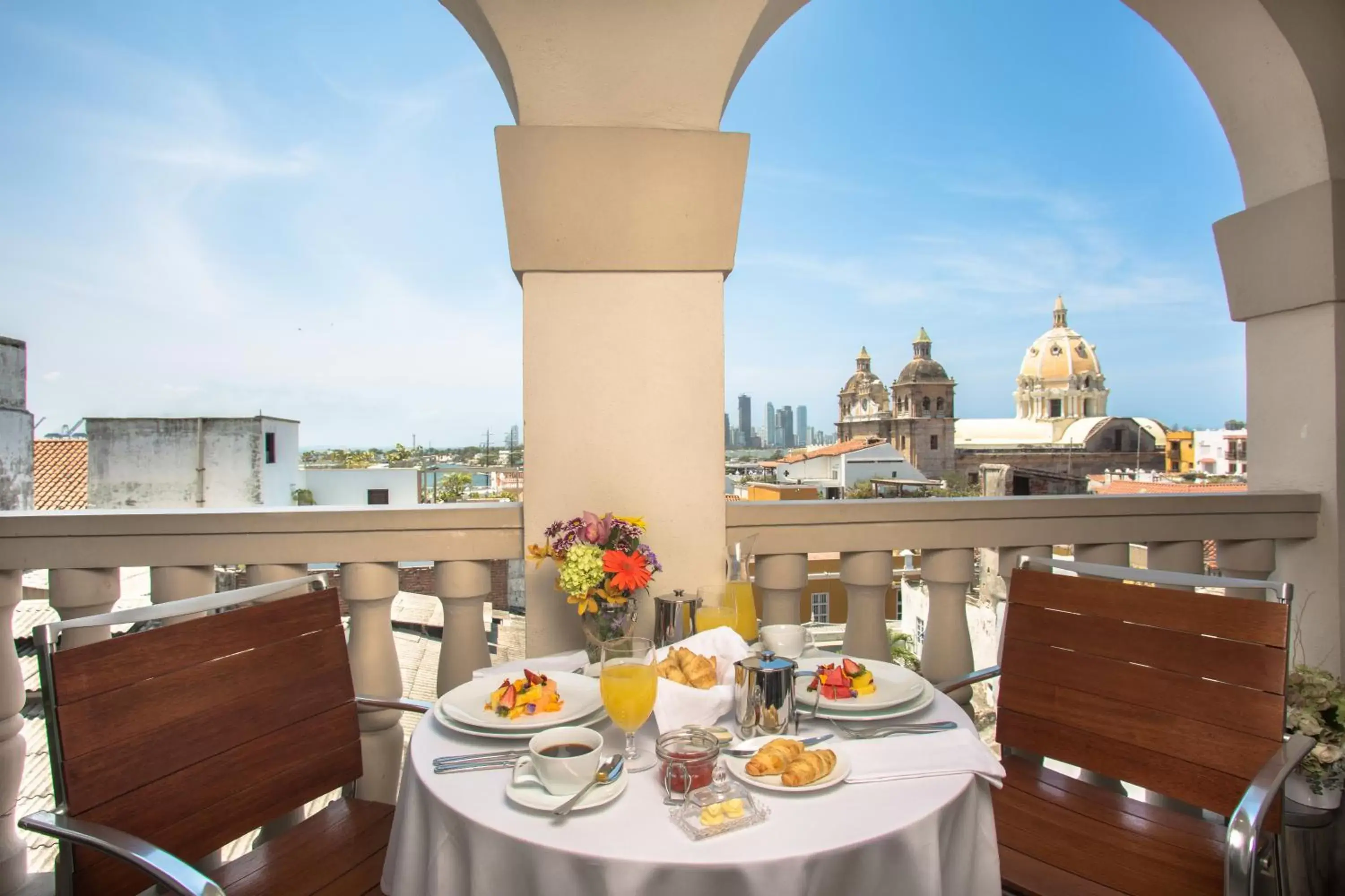 Balcony/Terrace, Restaurant/Places to Eat in Movich Hotel Cartagena de Indias