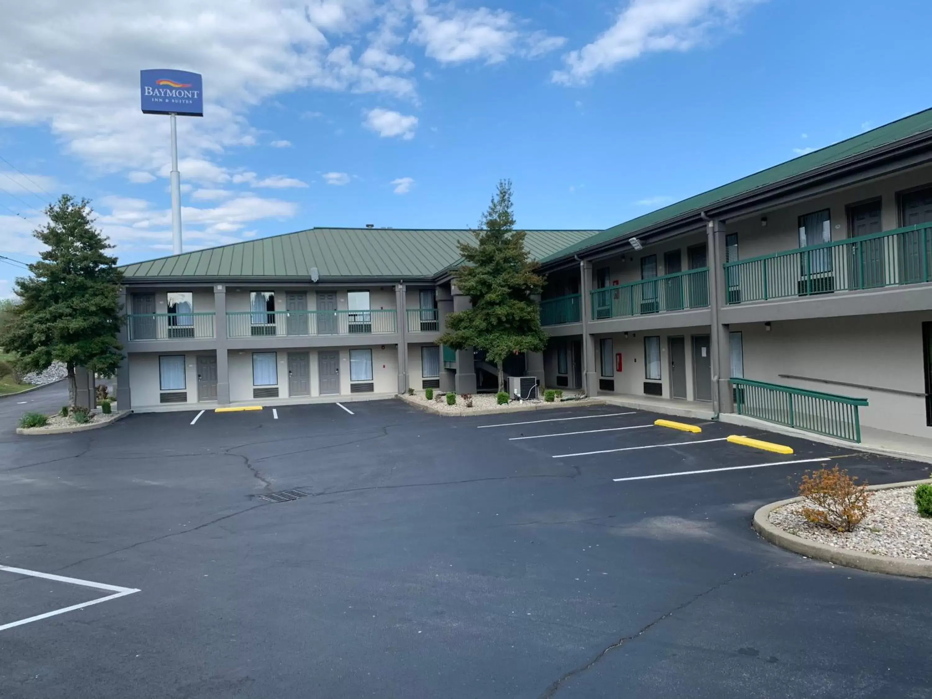 Property building in Baymont by Wyndham Cave City Property building in Baymont by Wyndham Cave City