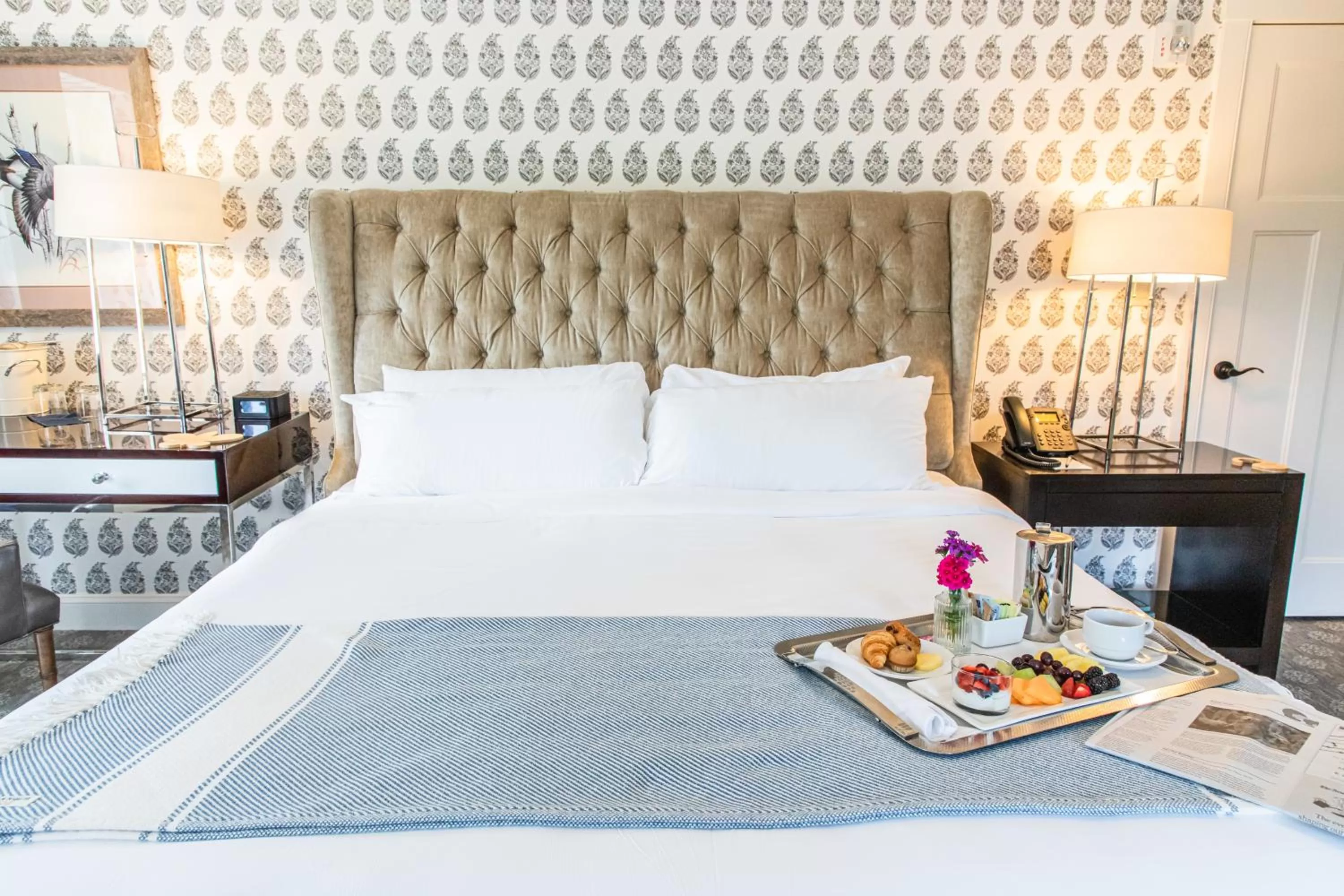 Bed in The Inn at Hastings Park, Relais & Châteaux