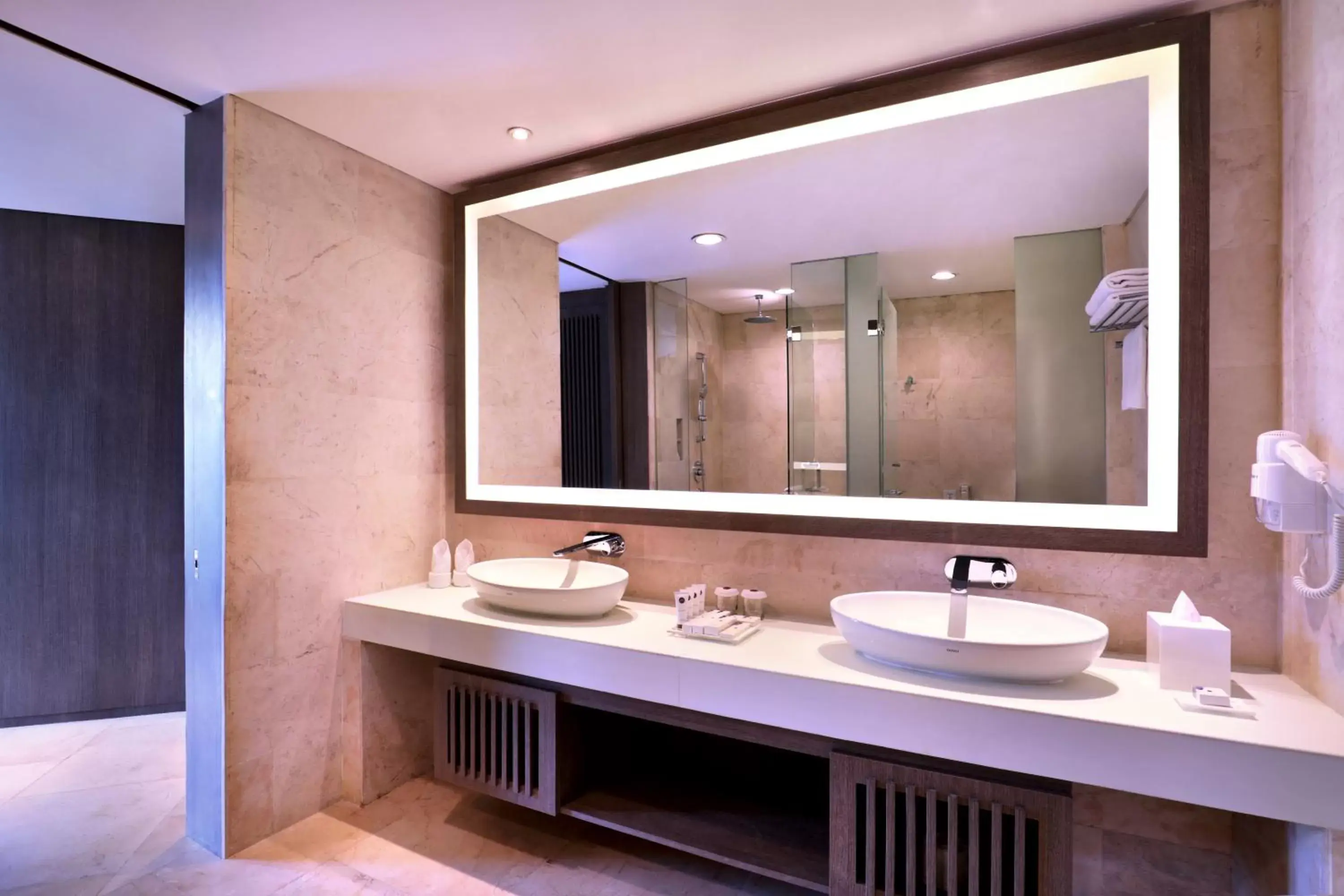 Bathroom in Grand Mercure Jakarta Kemayoran