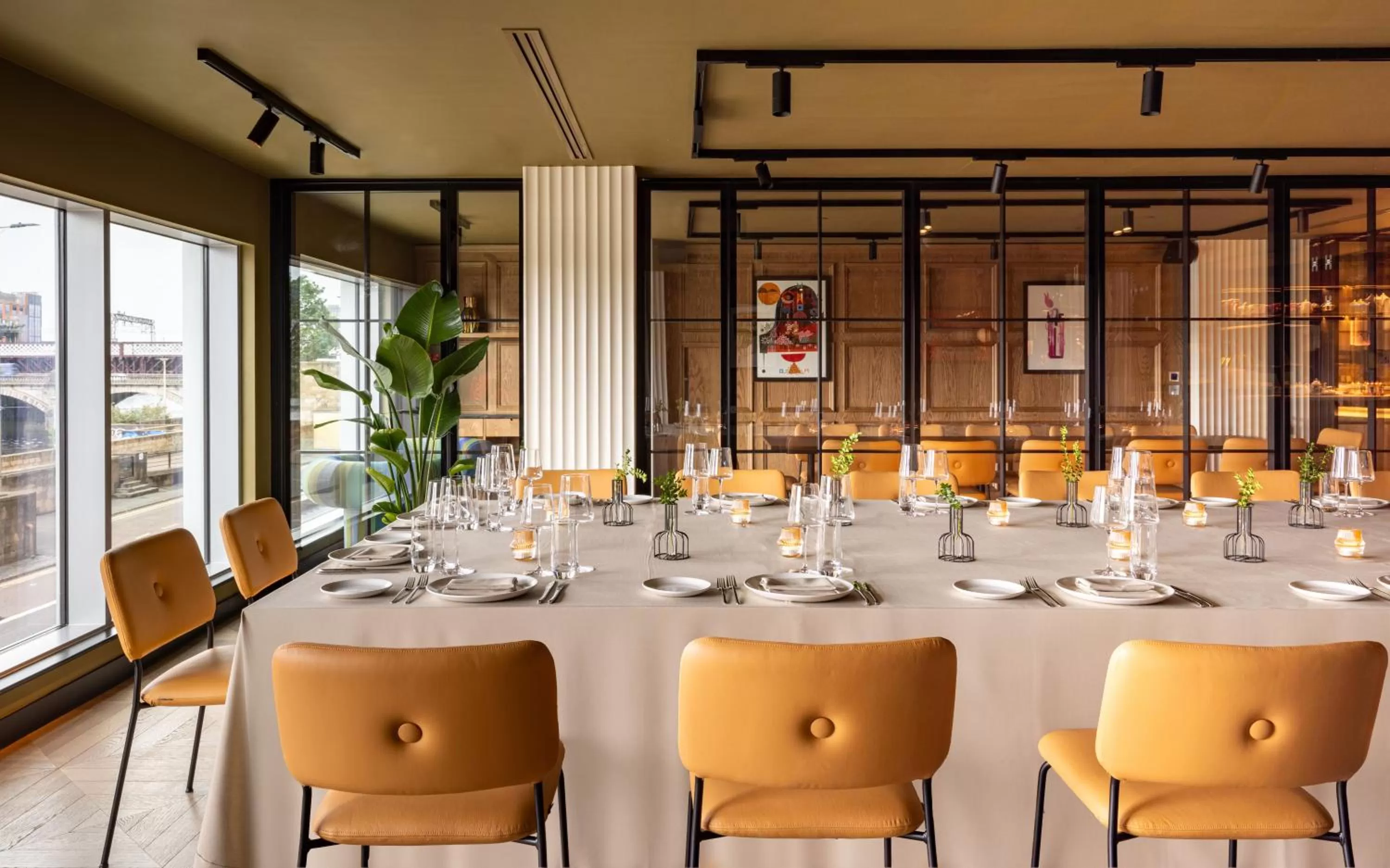 Banquet/Function facilities, Restaurant/Places to Eat in Virgin Hotels Glasgow