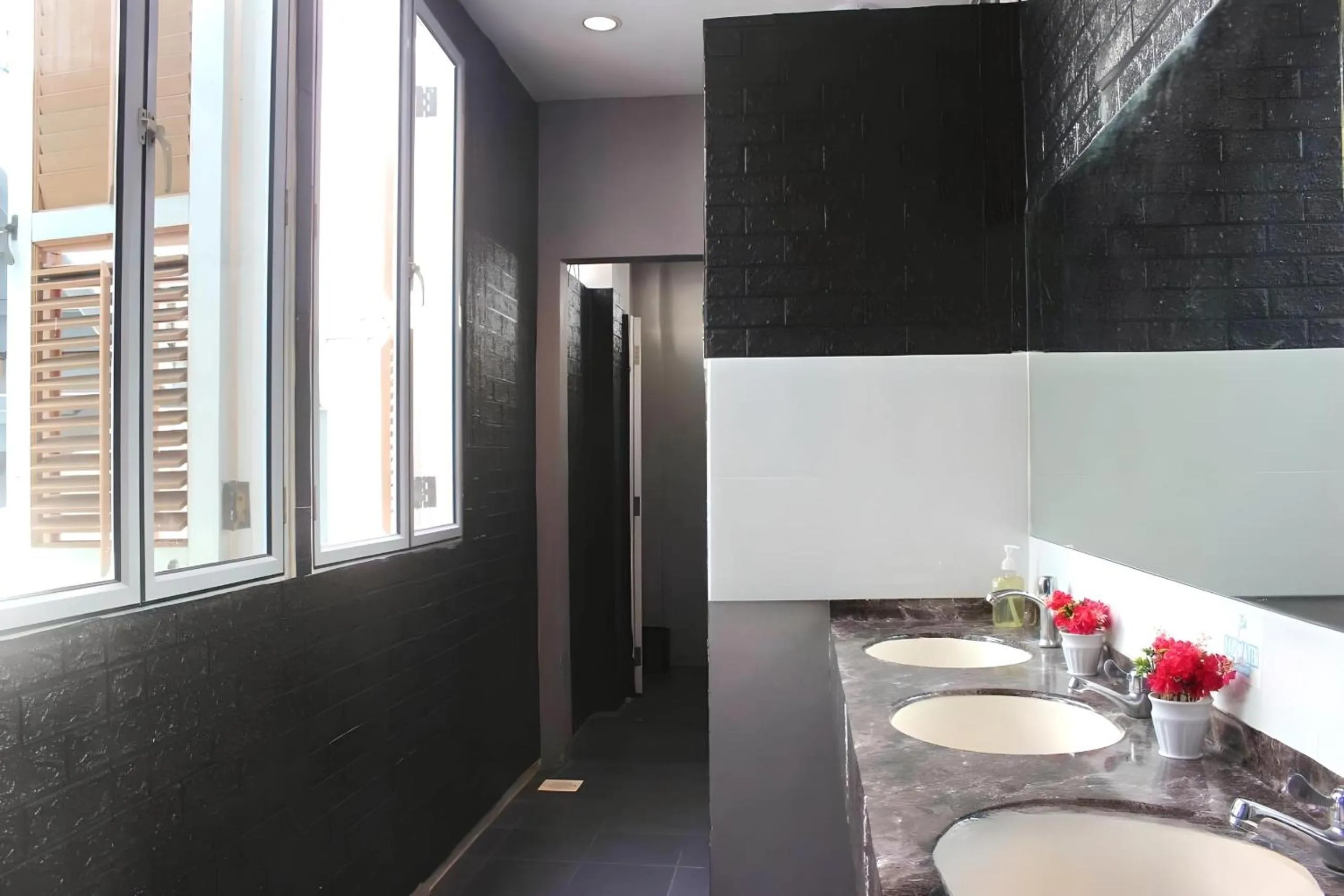 Toilet in Beary Best! Hostel Chinatown