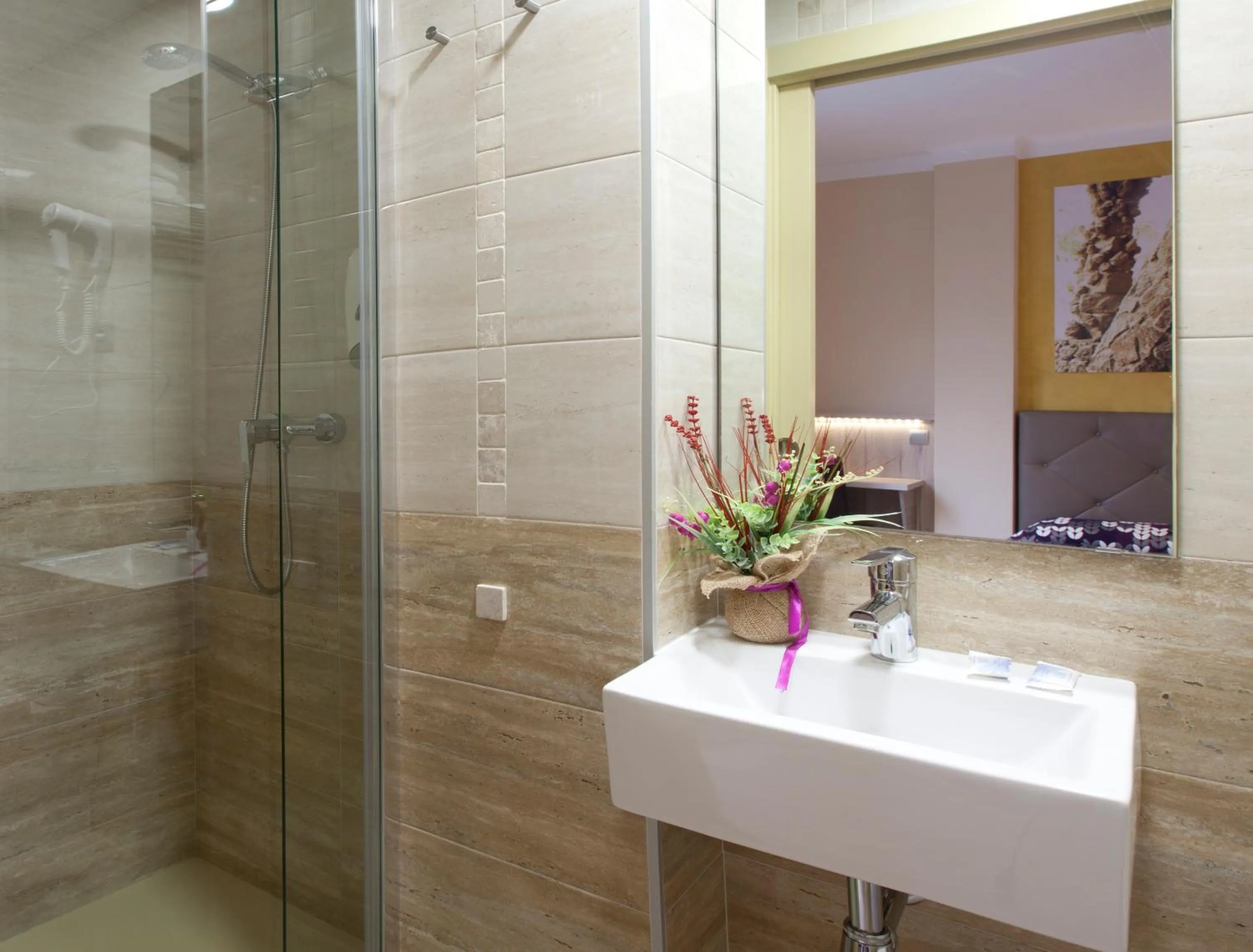 Bathroom in Hostal Barcelona