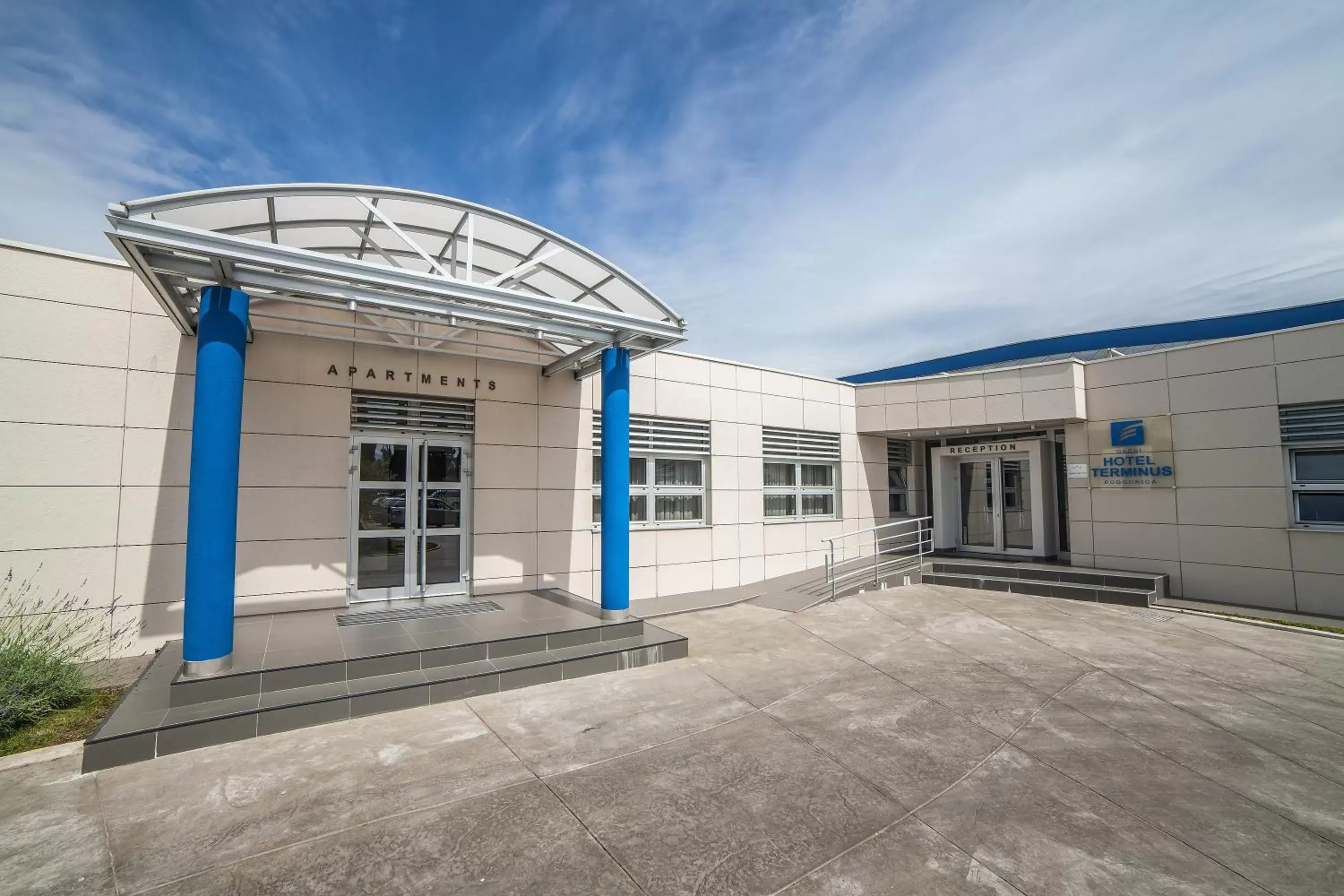 Facade/entrance, Property Building in Hotel Terminus